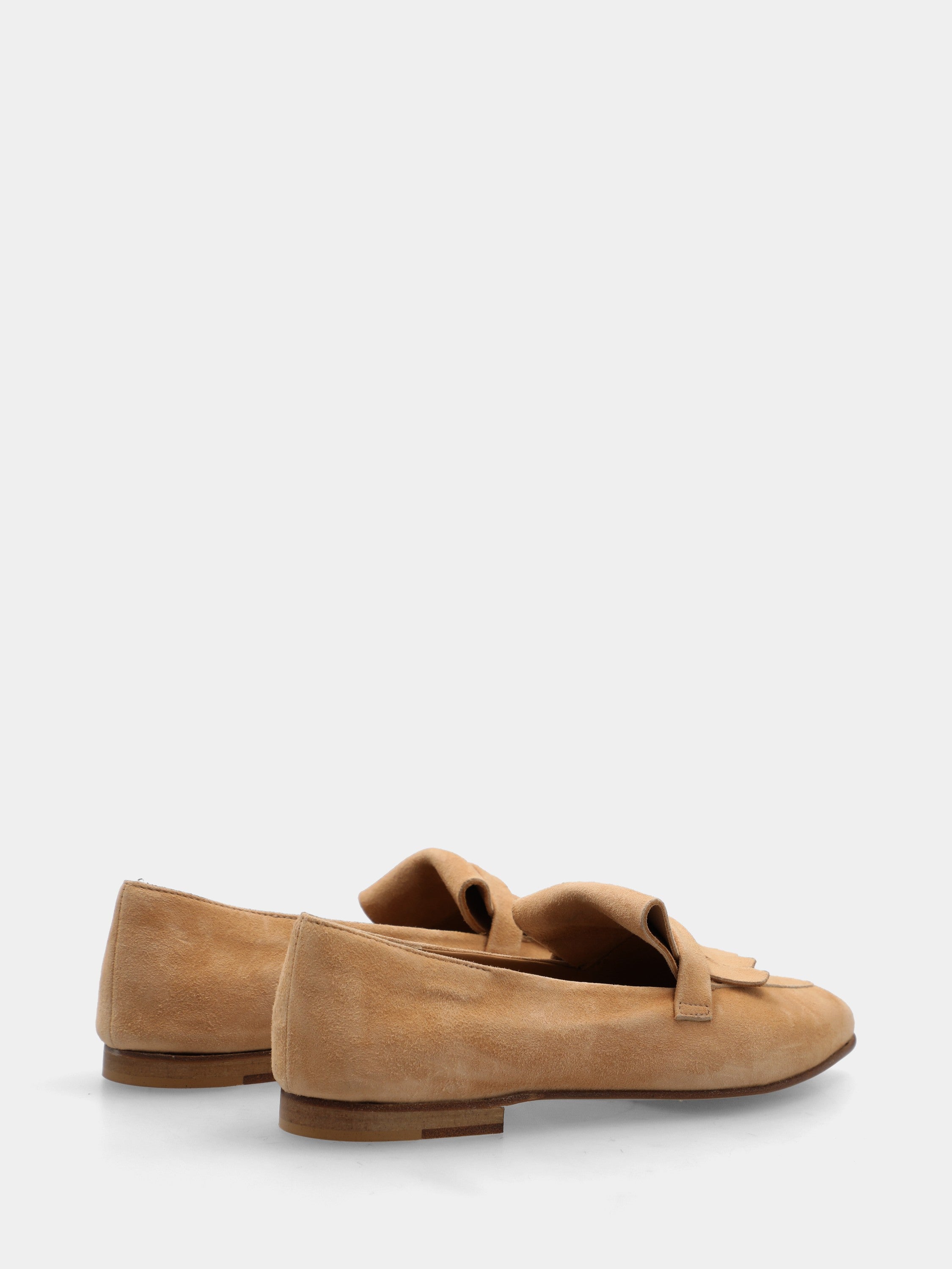 Mocassin en suède beige avec construction sacchetto et frange