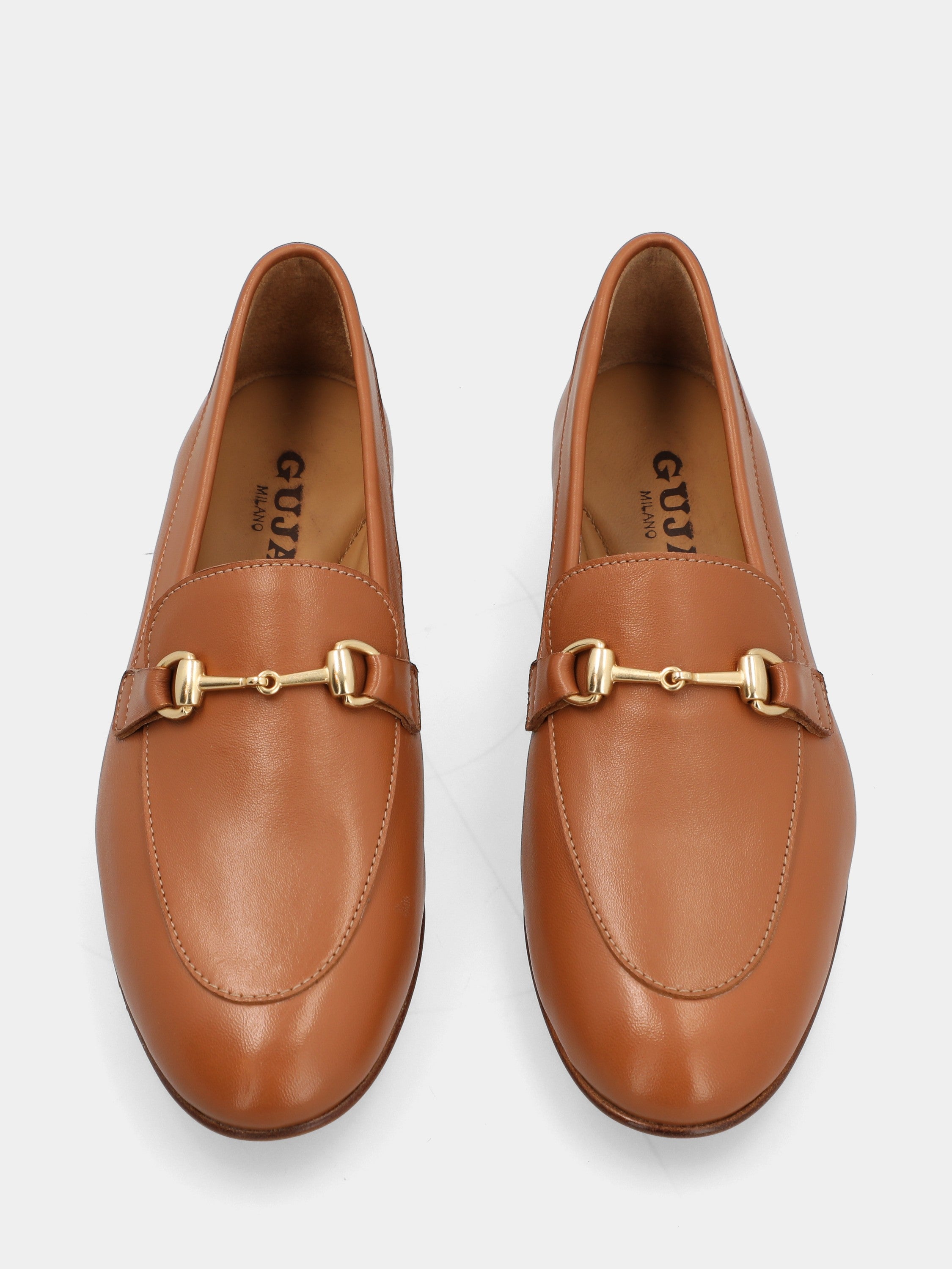 Mocassino in vitello color cuoio a sacchetto con morsetto