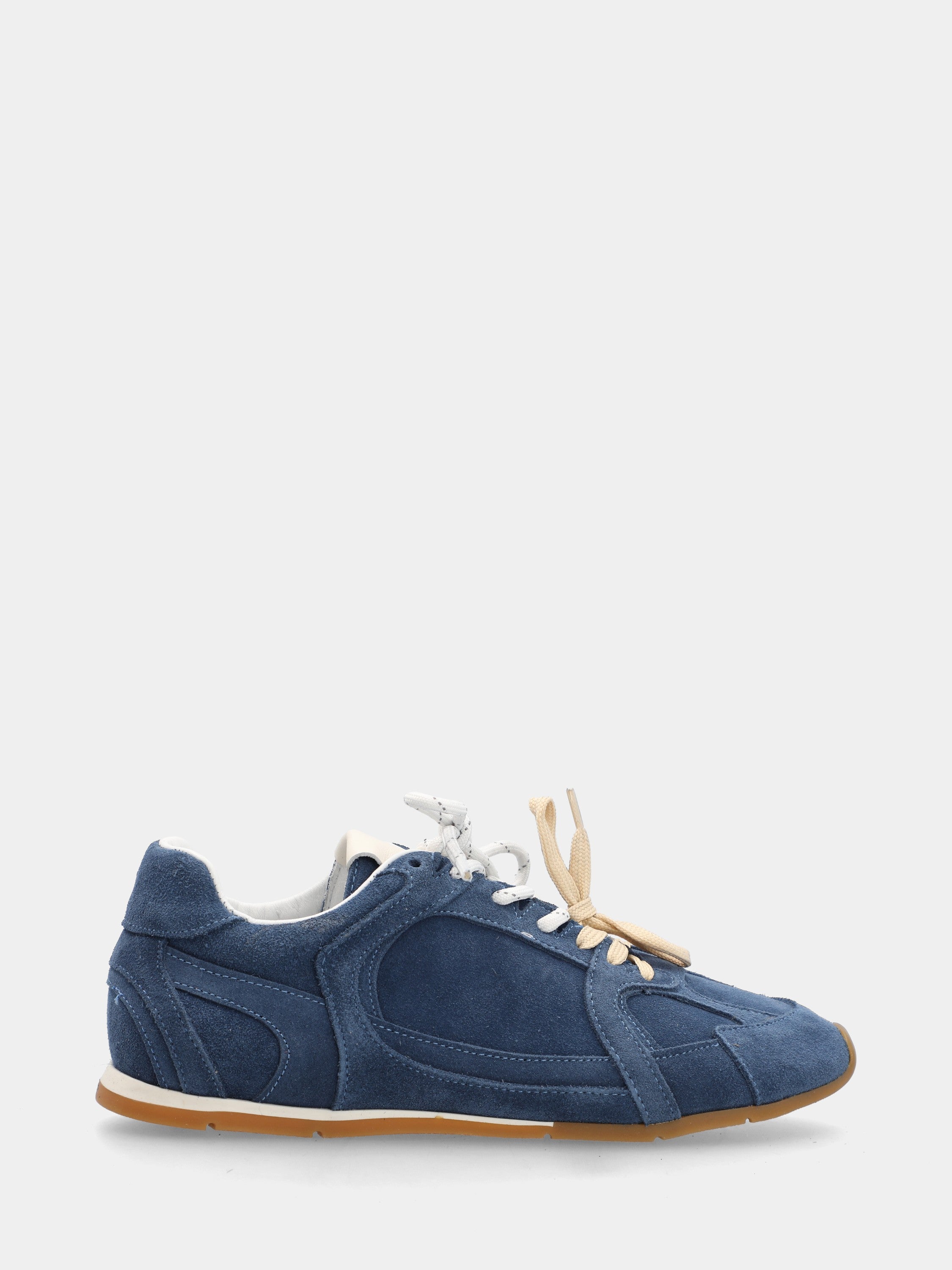 Sneaker flat in velour azzurro con doppi lacci bicolore