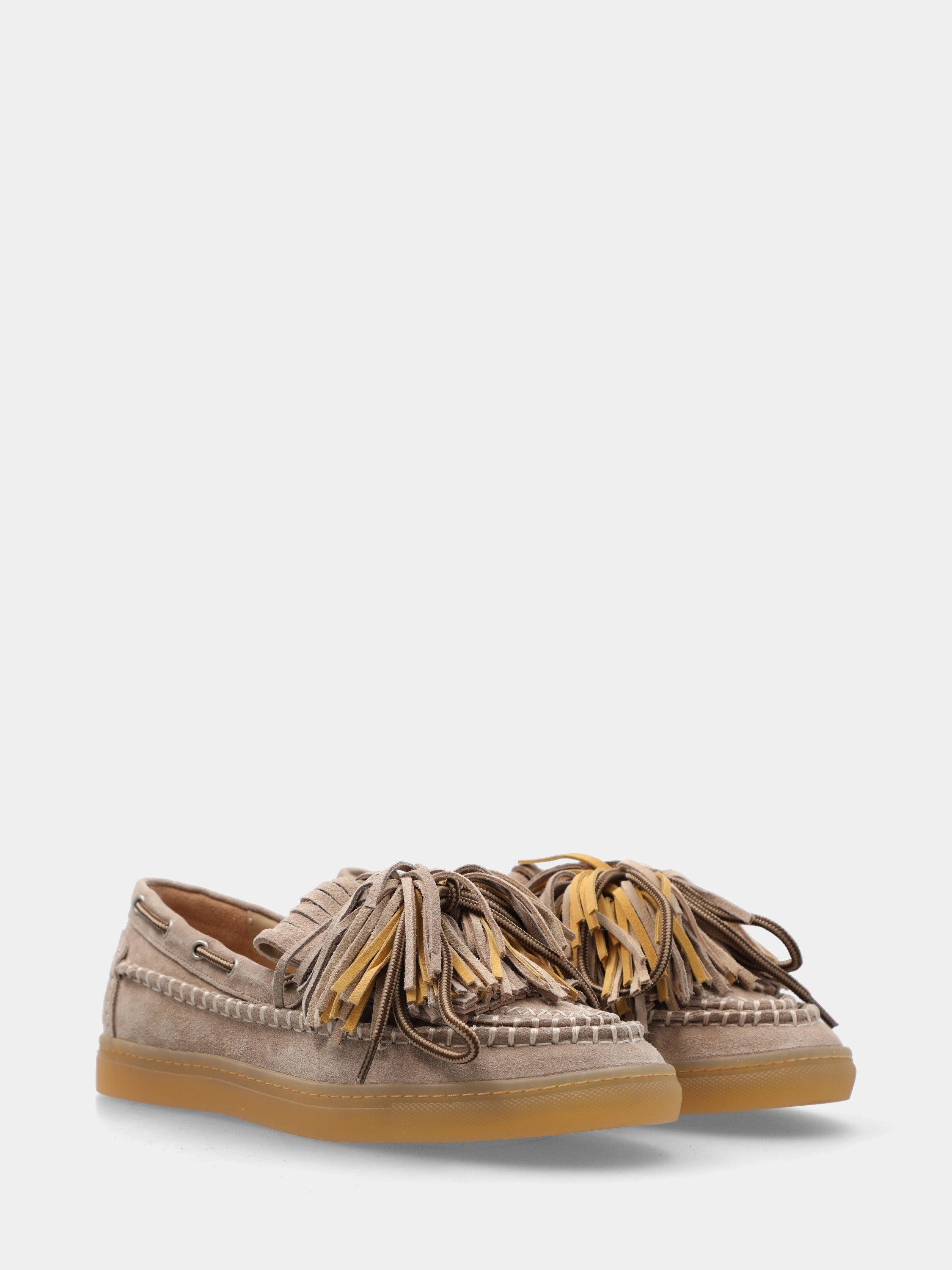 Mocassin en velours beige avec franges, pompons et semelle carrée