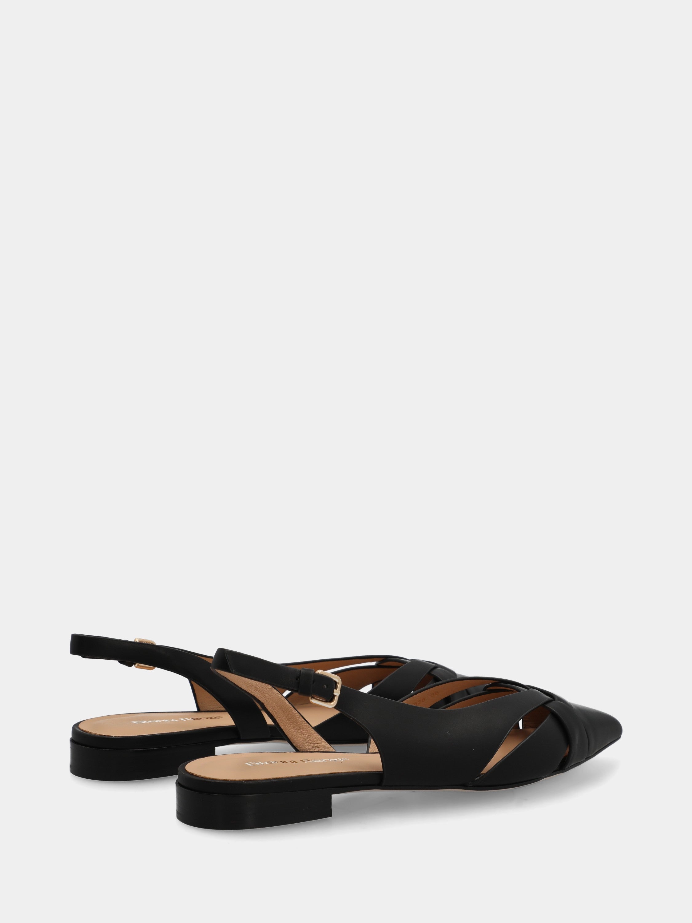 Slingback in vitello nero con listini incrociati