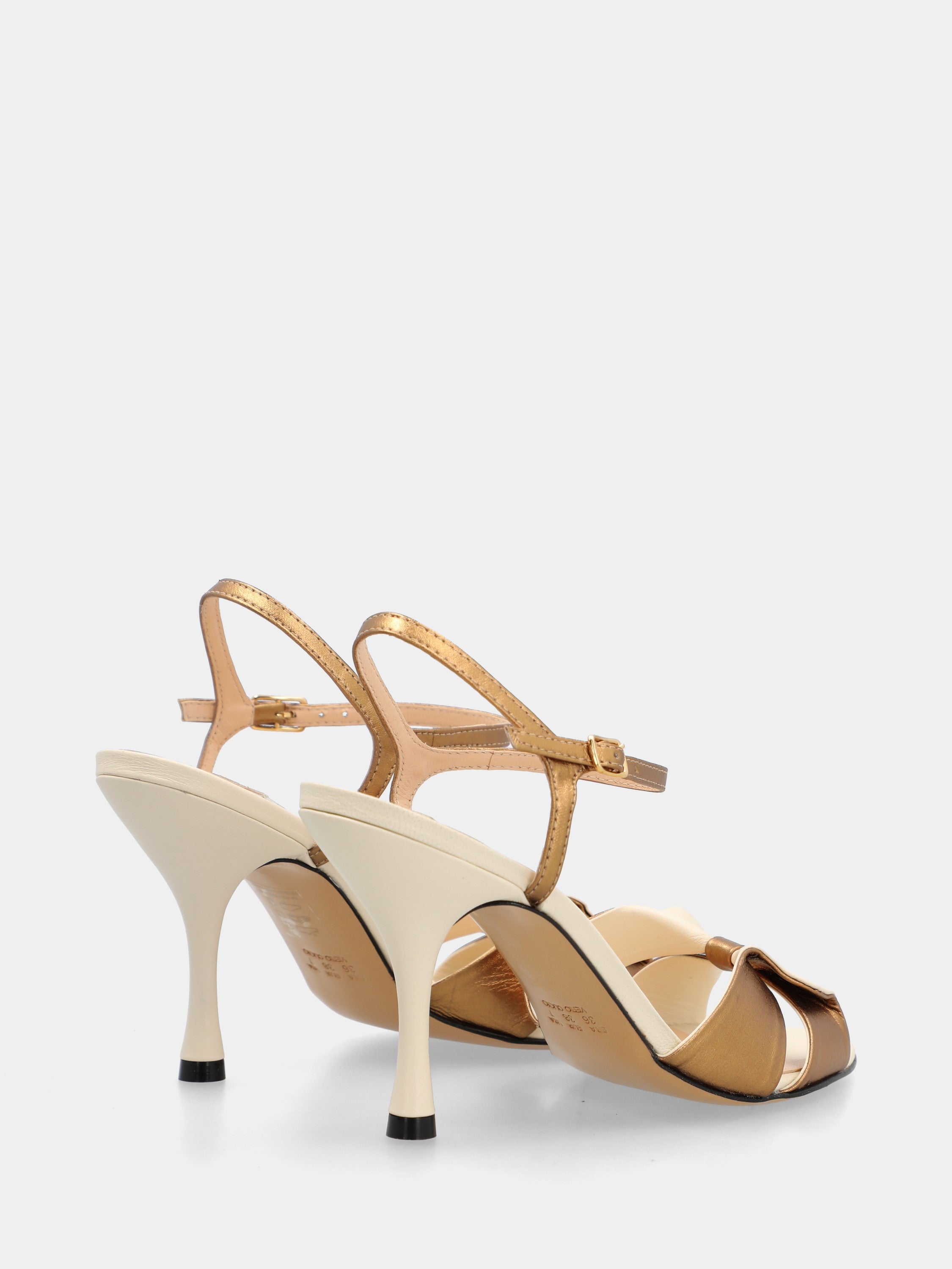 Sandalo in nappa bronzo e bianco panna con tacco a calice