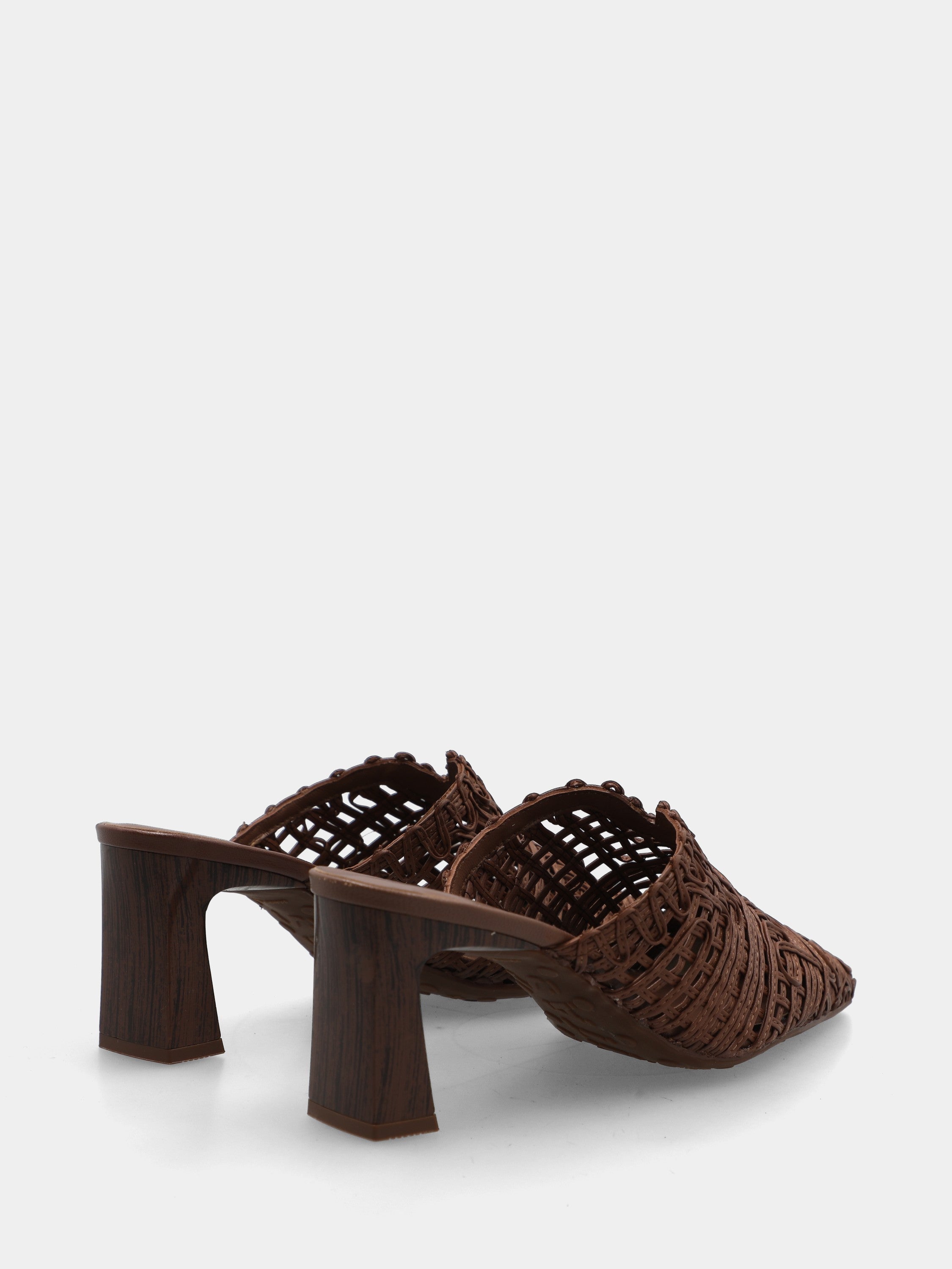 Sabot in nappa marrone con listini incrociati