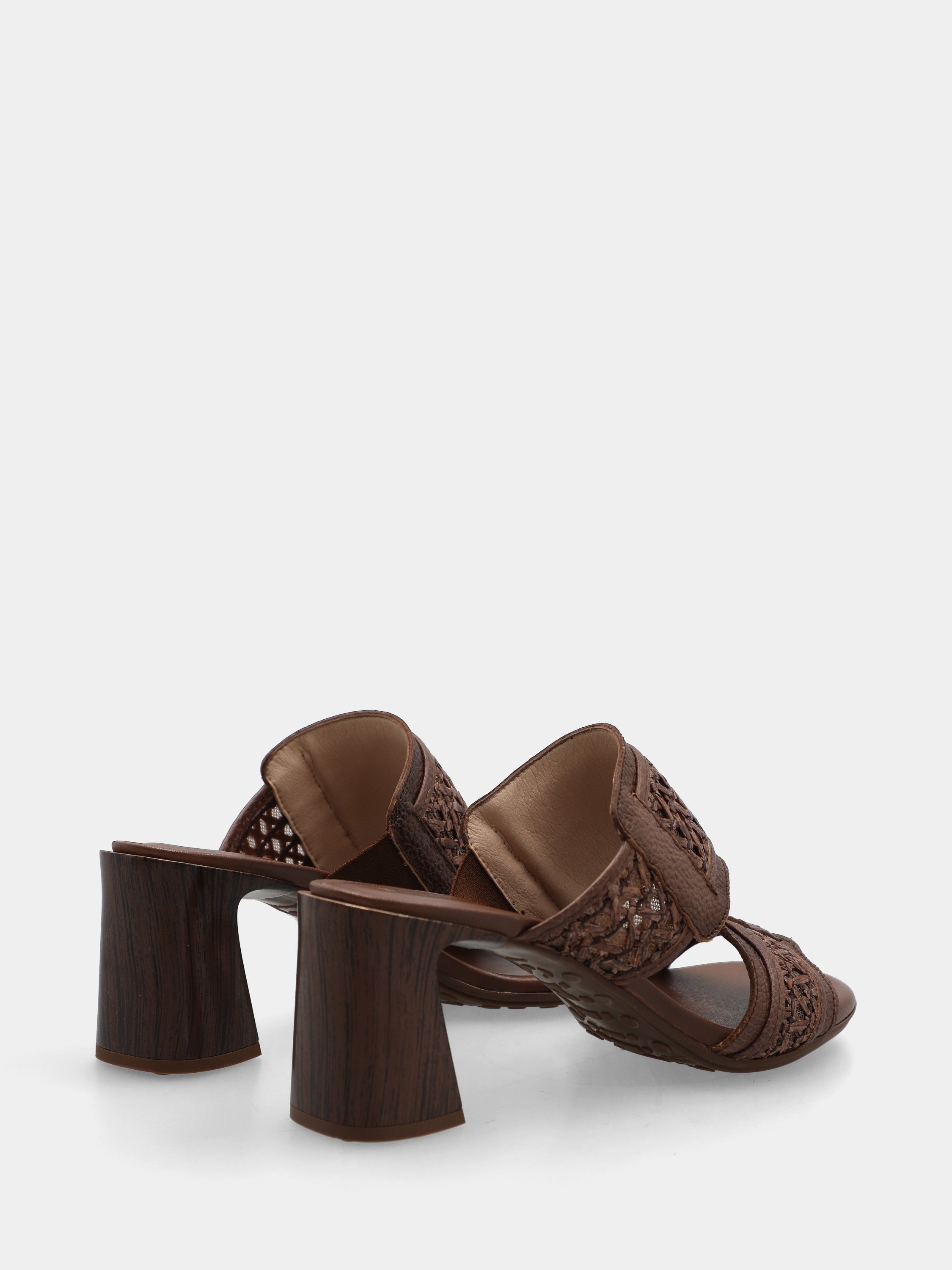 Sandalo in raffia marrone con mignon a ics