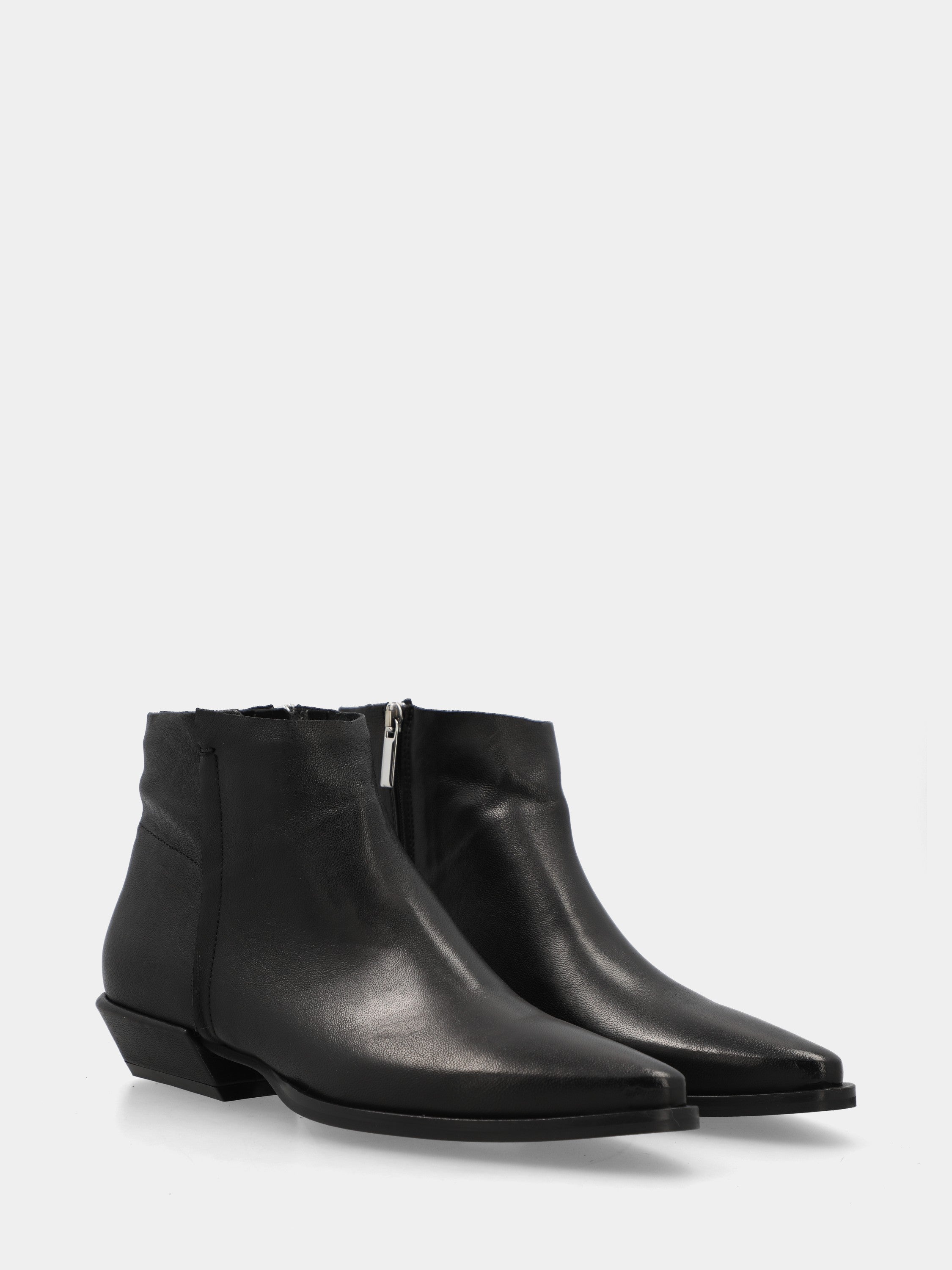 Black calf ankle boot with tapered toe