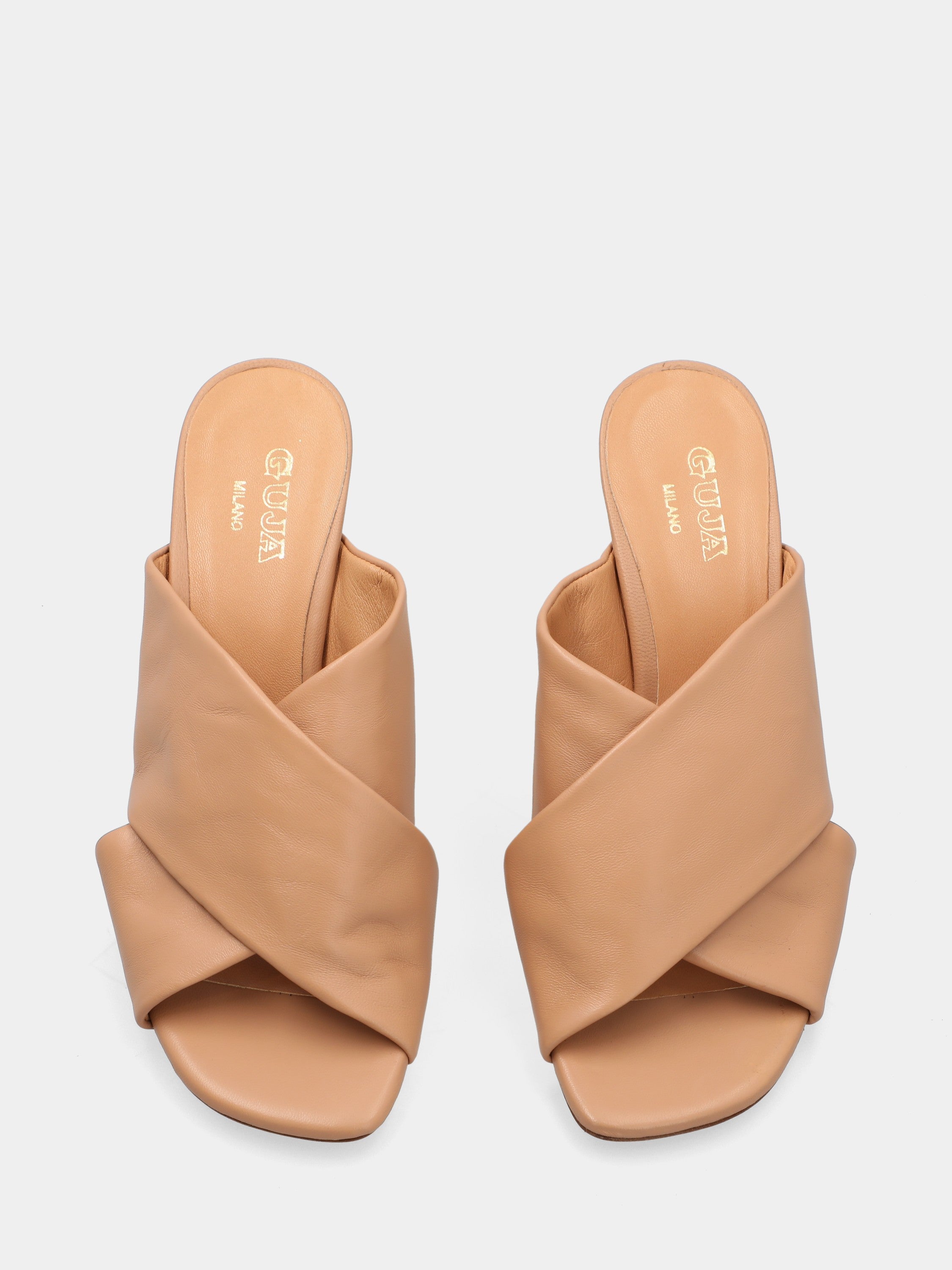 Ciabatta in nappa beige con fasce incrociate