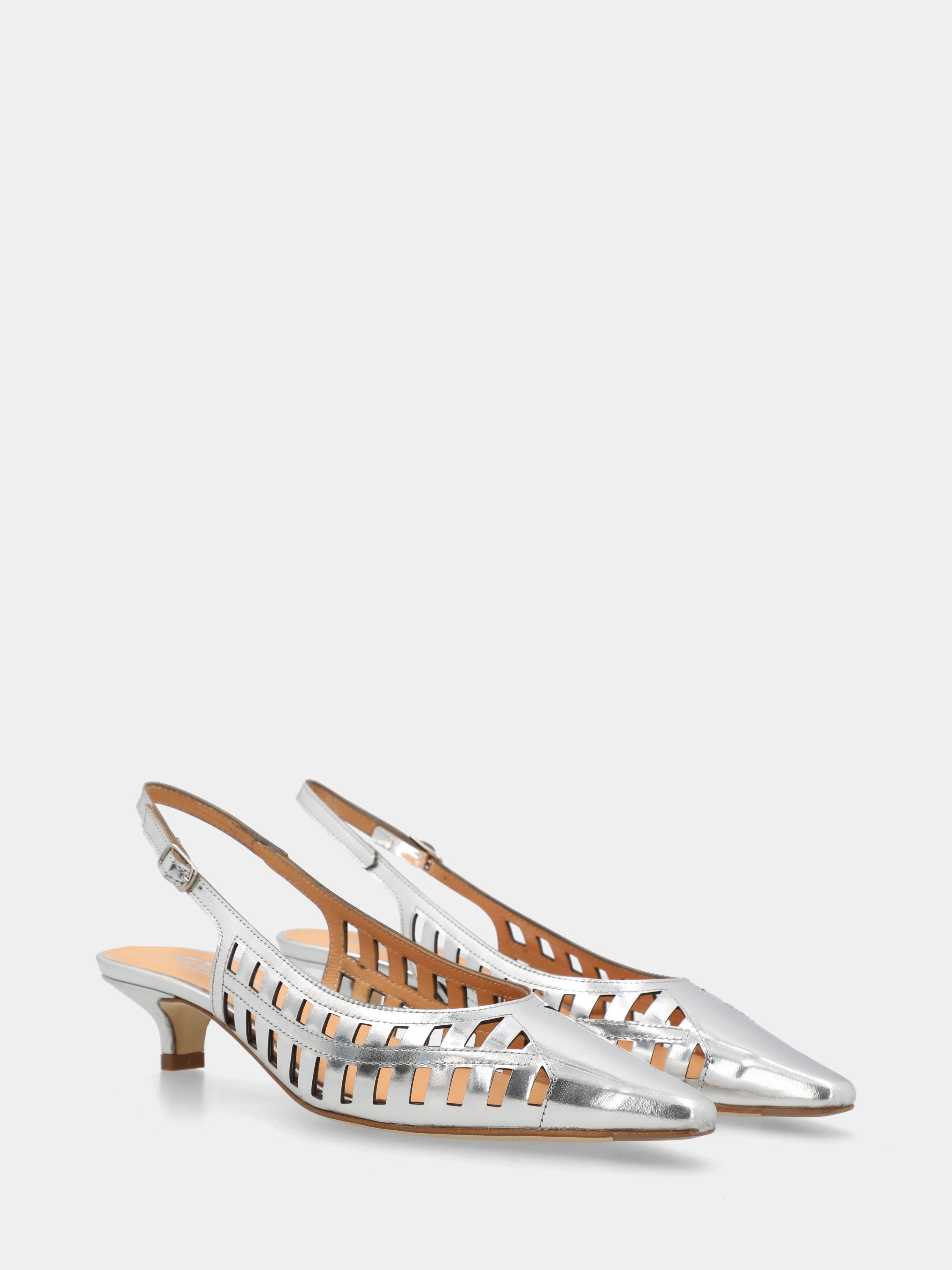 Slingback in vitello specchiato con listini verticali e tacco 30mm