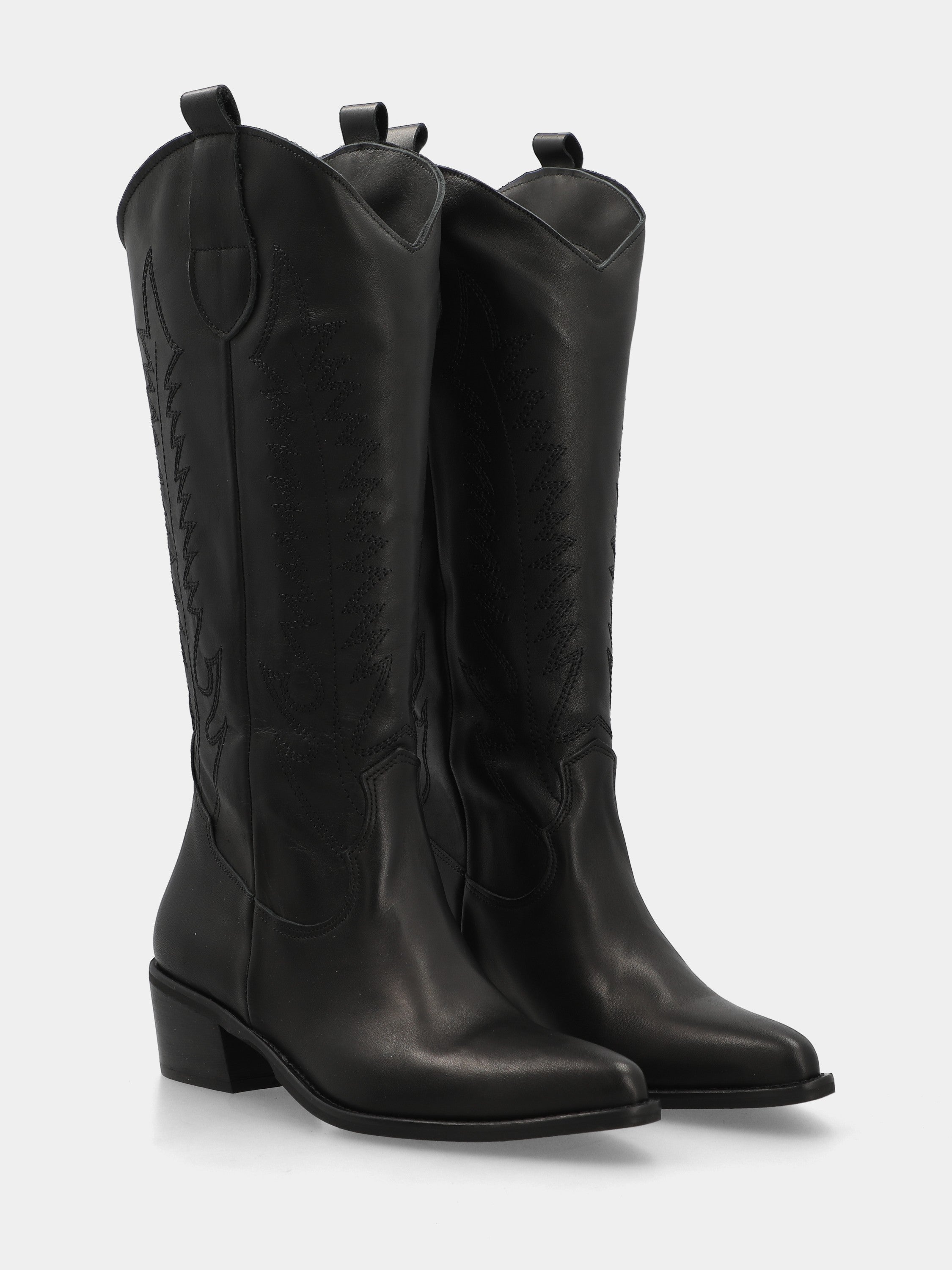 Bottes western en veau noir avec broderie sur la tige