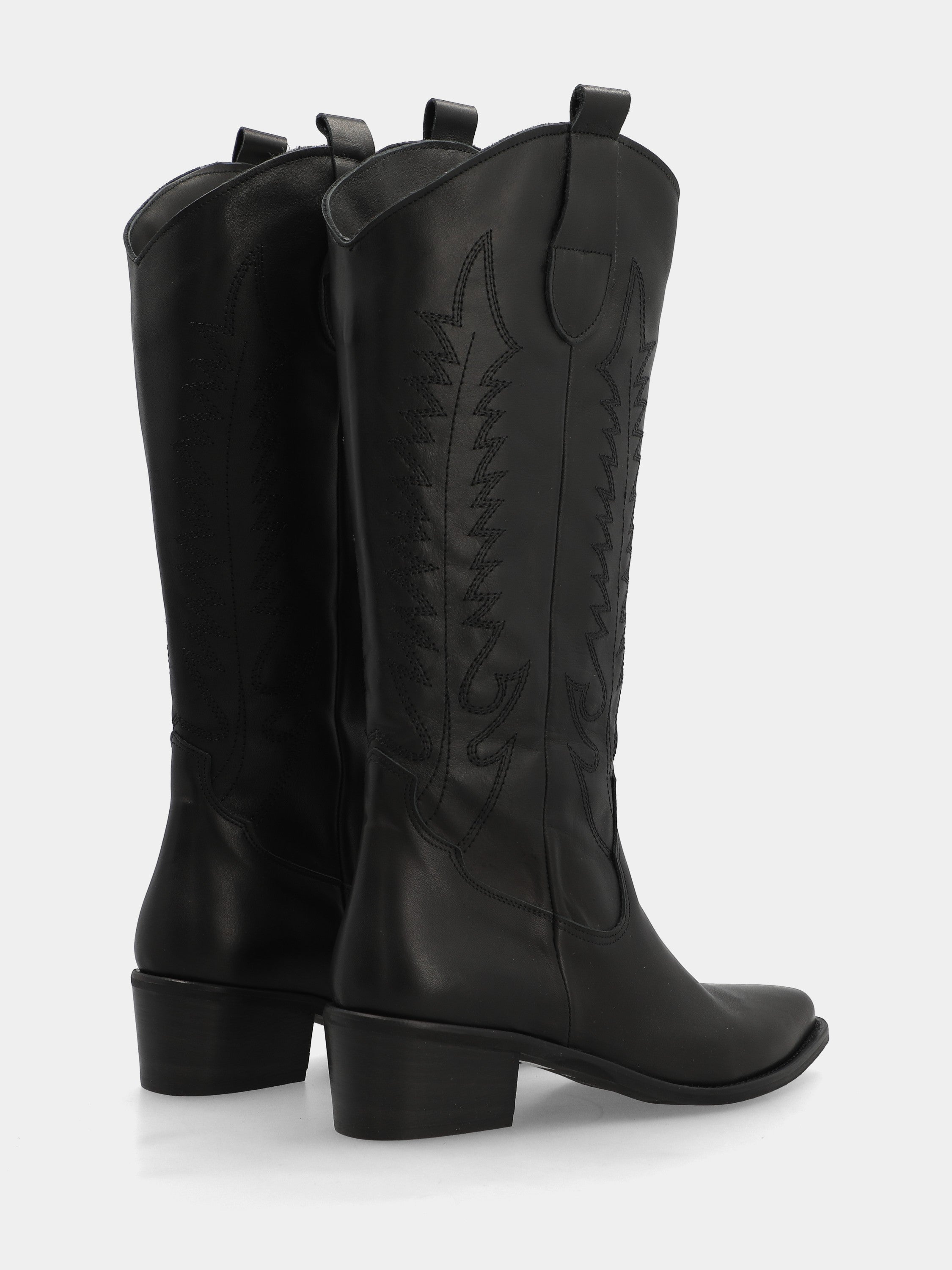 Bottes western en veau noir avec broderie sur la tige