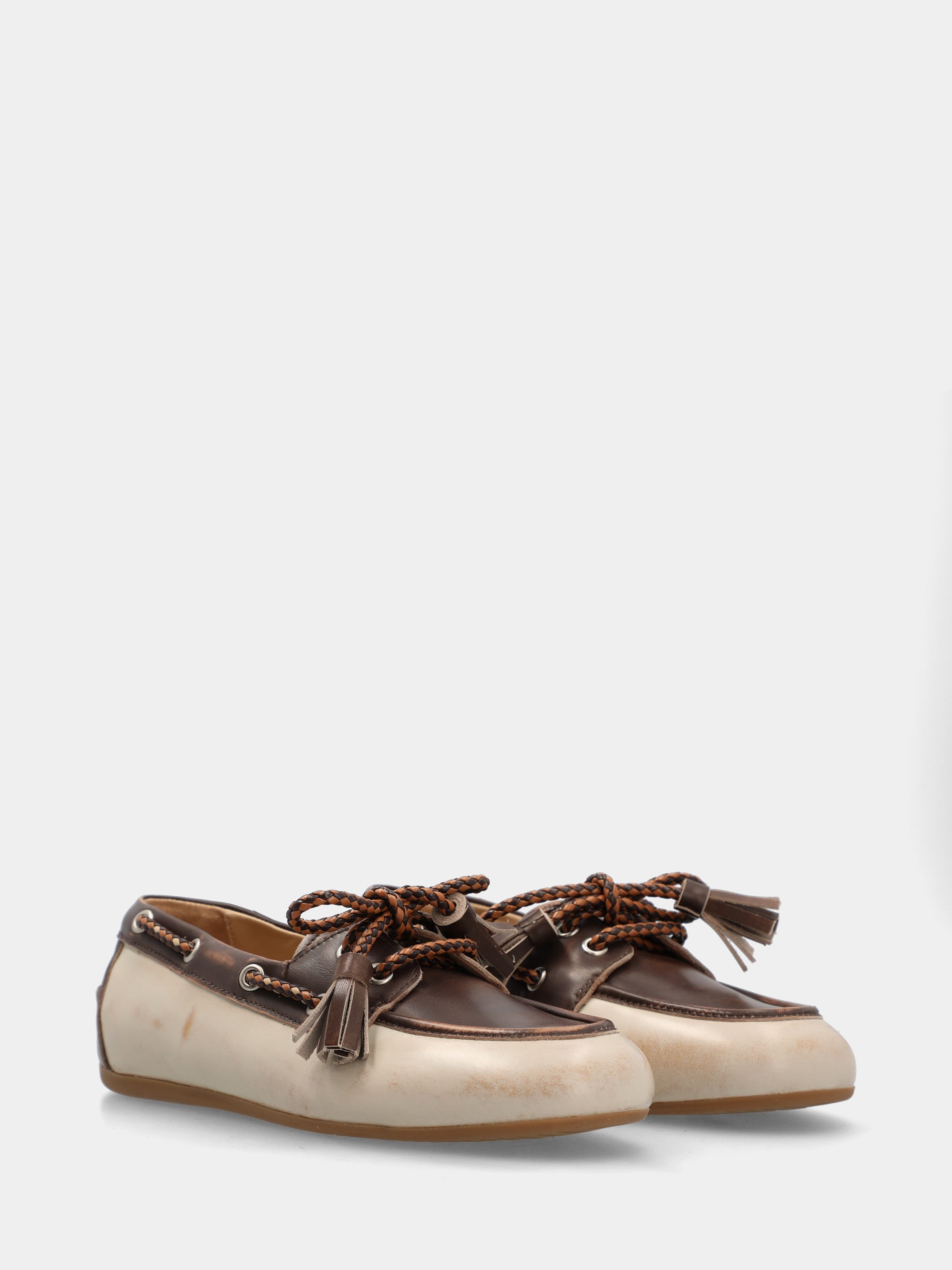Stringata barca flat in vitello beige e marrone con suola in gomma