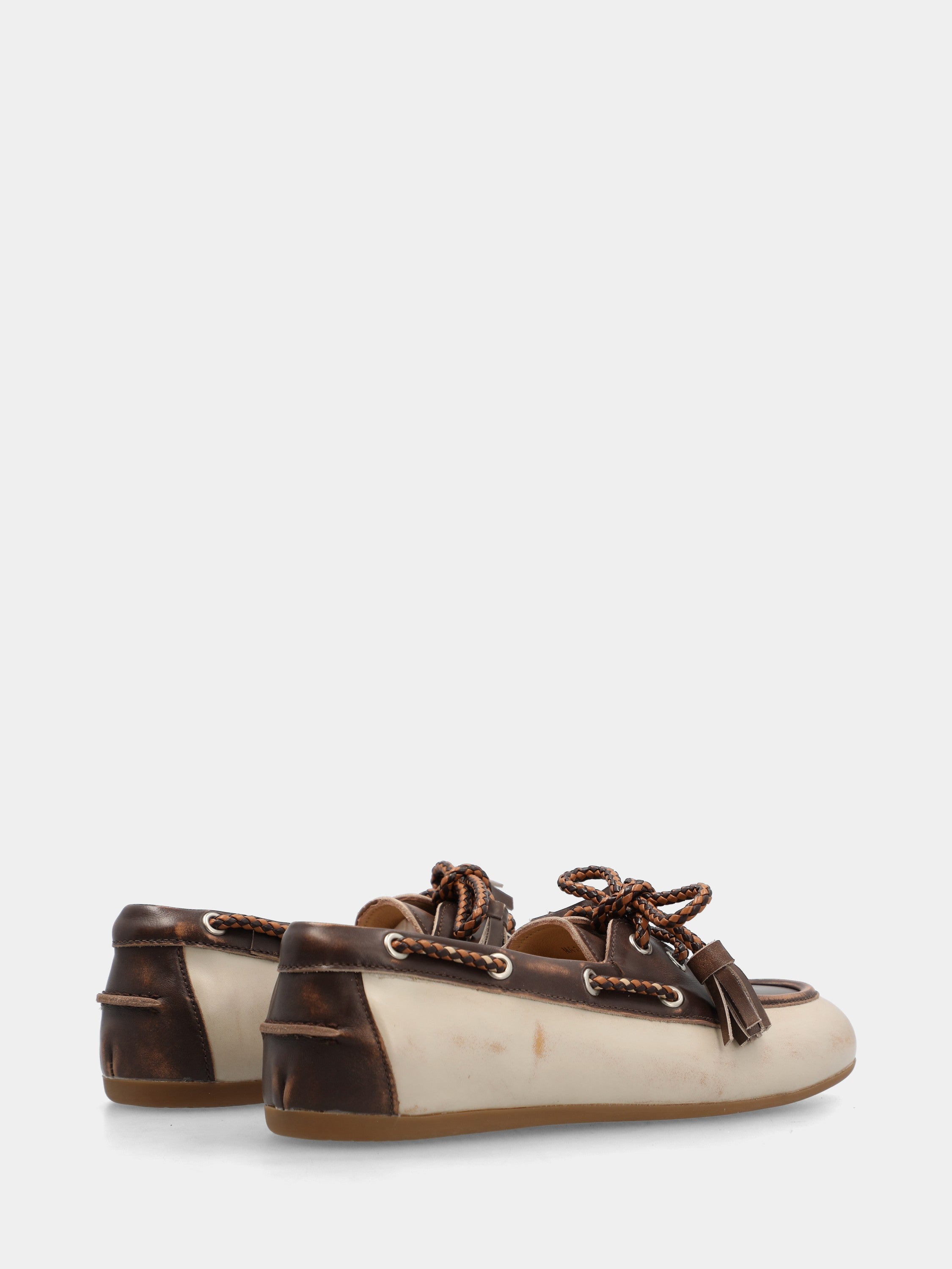Stringata barca flat in vitello beige e marrone con suola in gomma