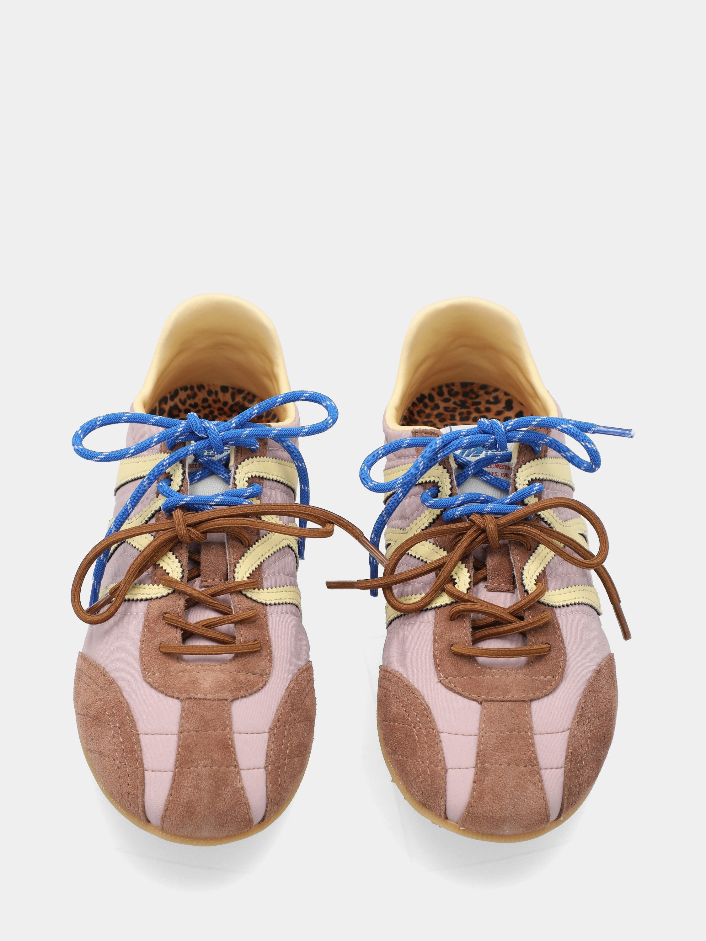 Flache Sneaker aus lila Nylon mit wellenförmigen Einsätzen