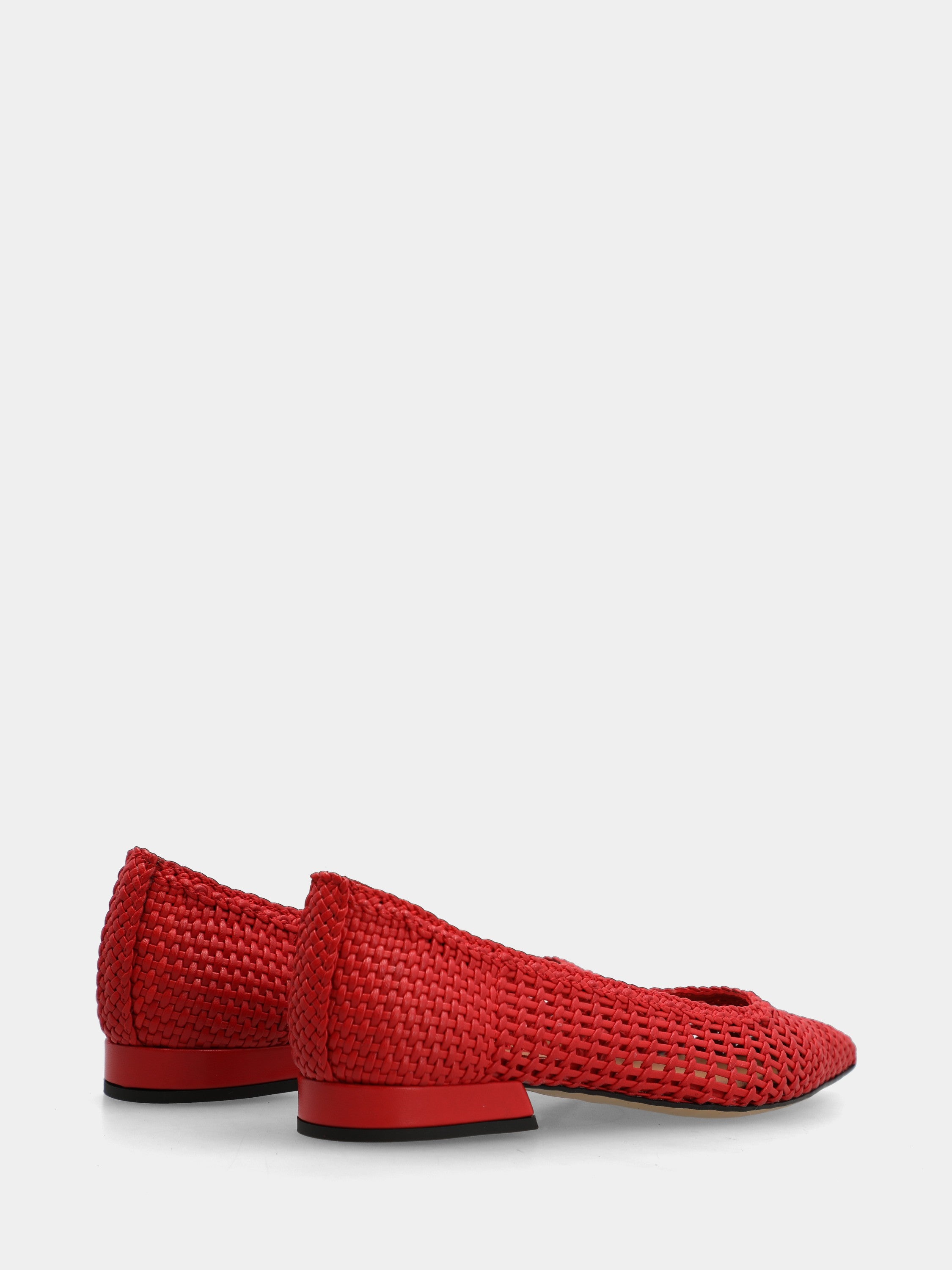 Ballerina in nappa rossa intrecciata e punta sfilata