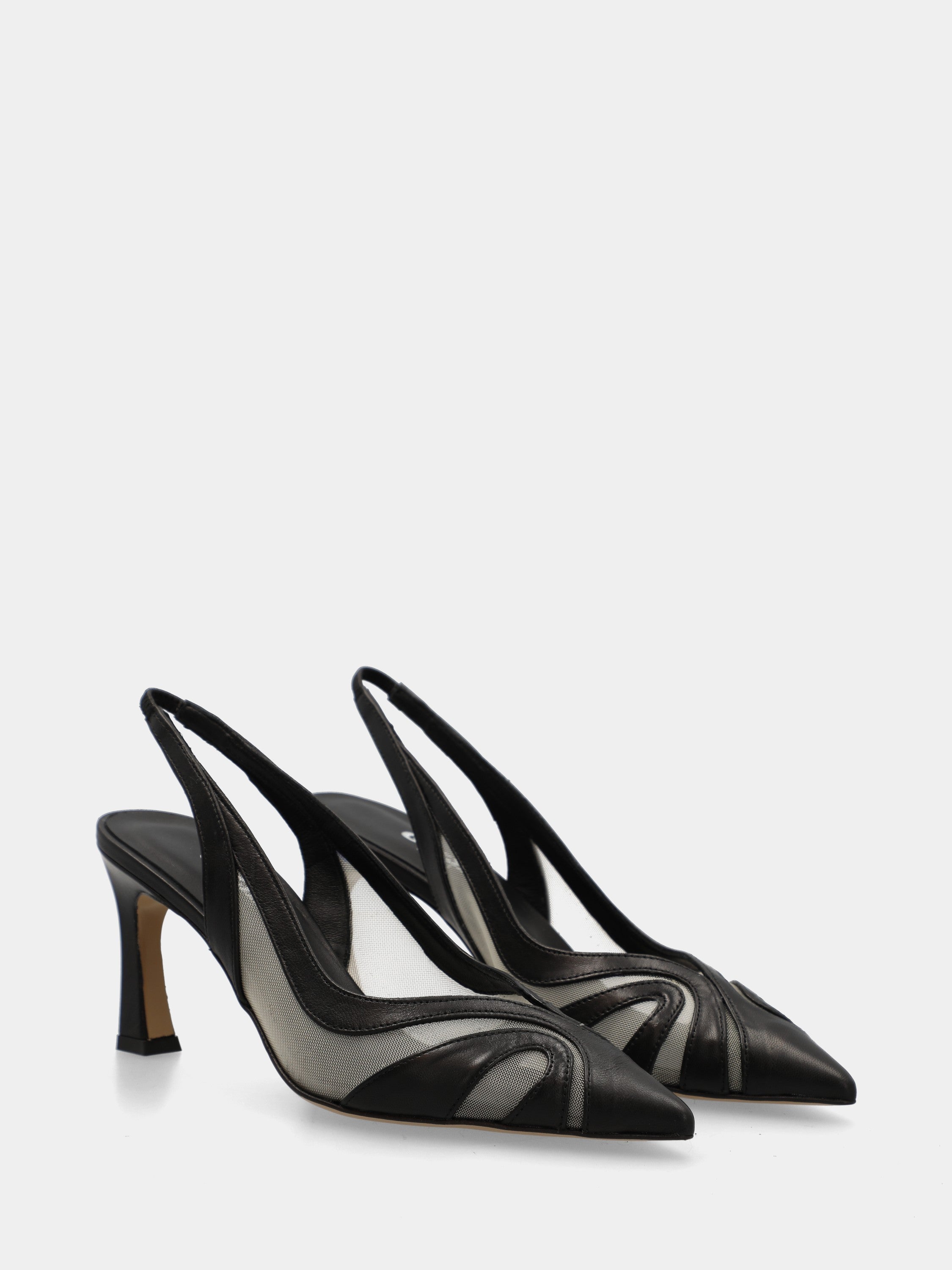 Slingback aus schwarzem Nappaleder mit Hammerabsatz und Netz-Einsätzen
