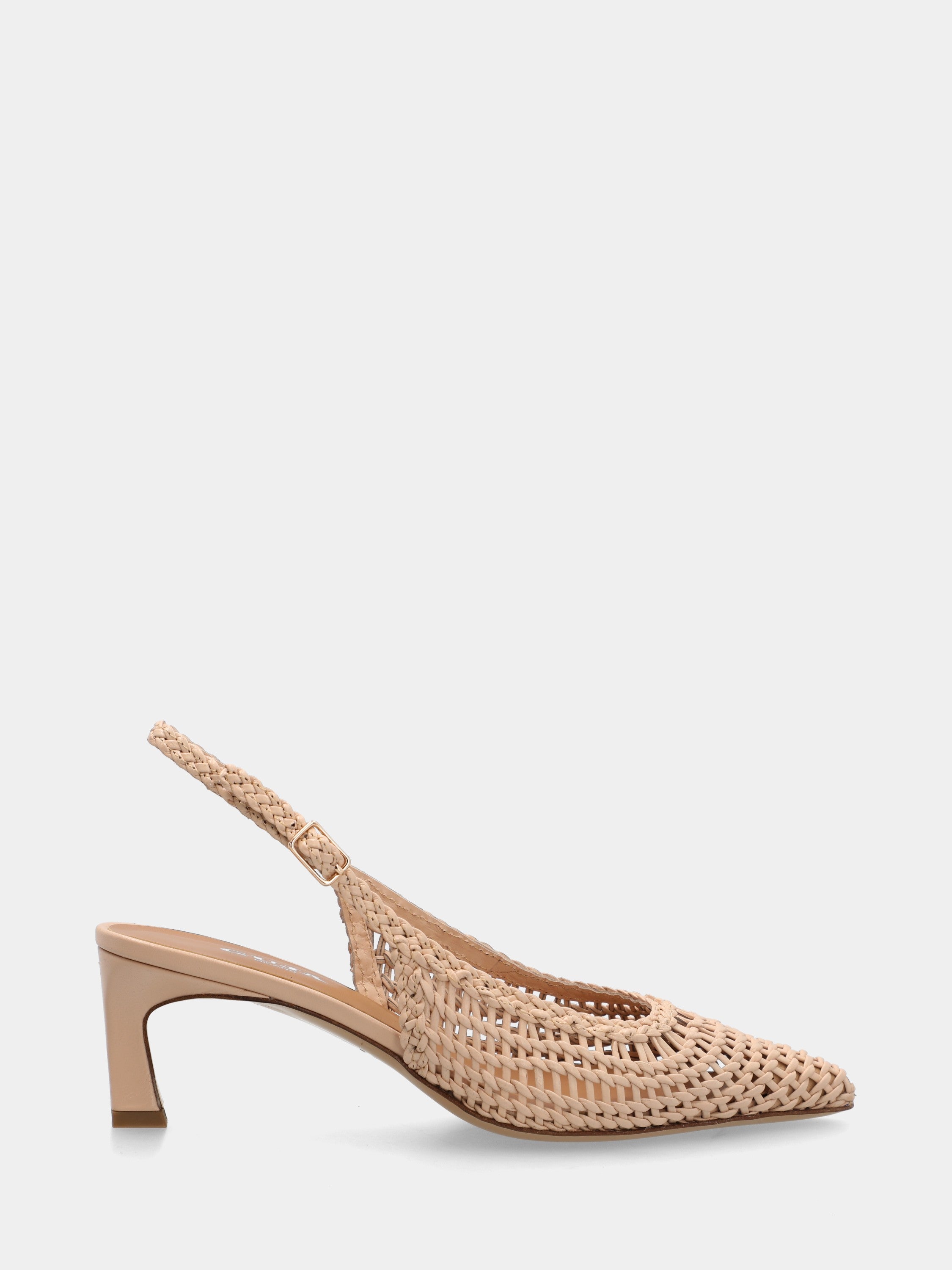 Slingback in nappa beige con intreccio e punta sfilata