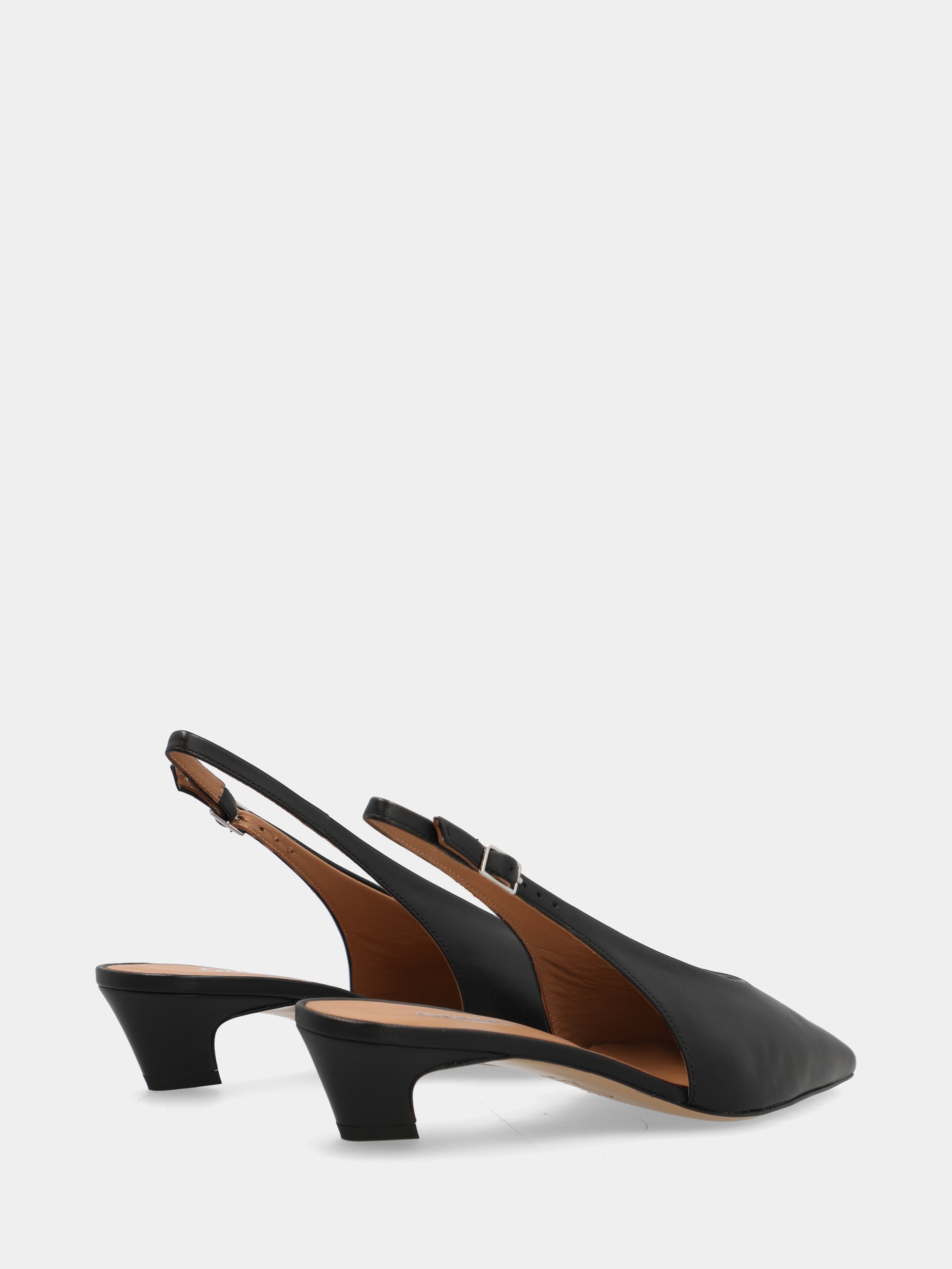 Slingback in nappa nera con tacco a coda