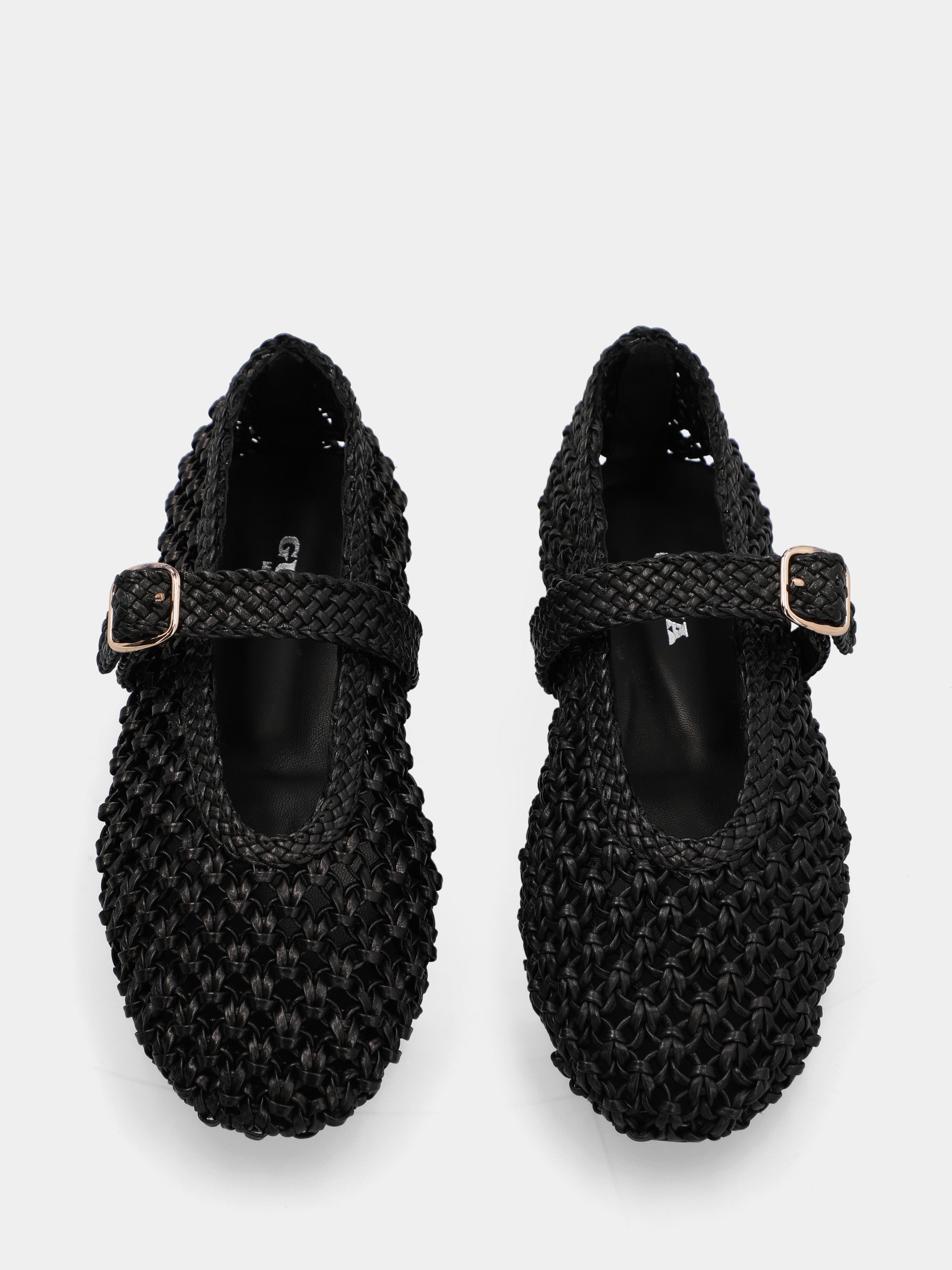 Ballerine en nappa noire tressée avec perforations