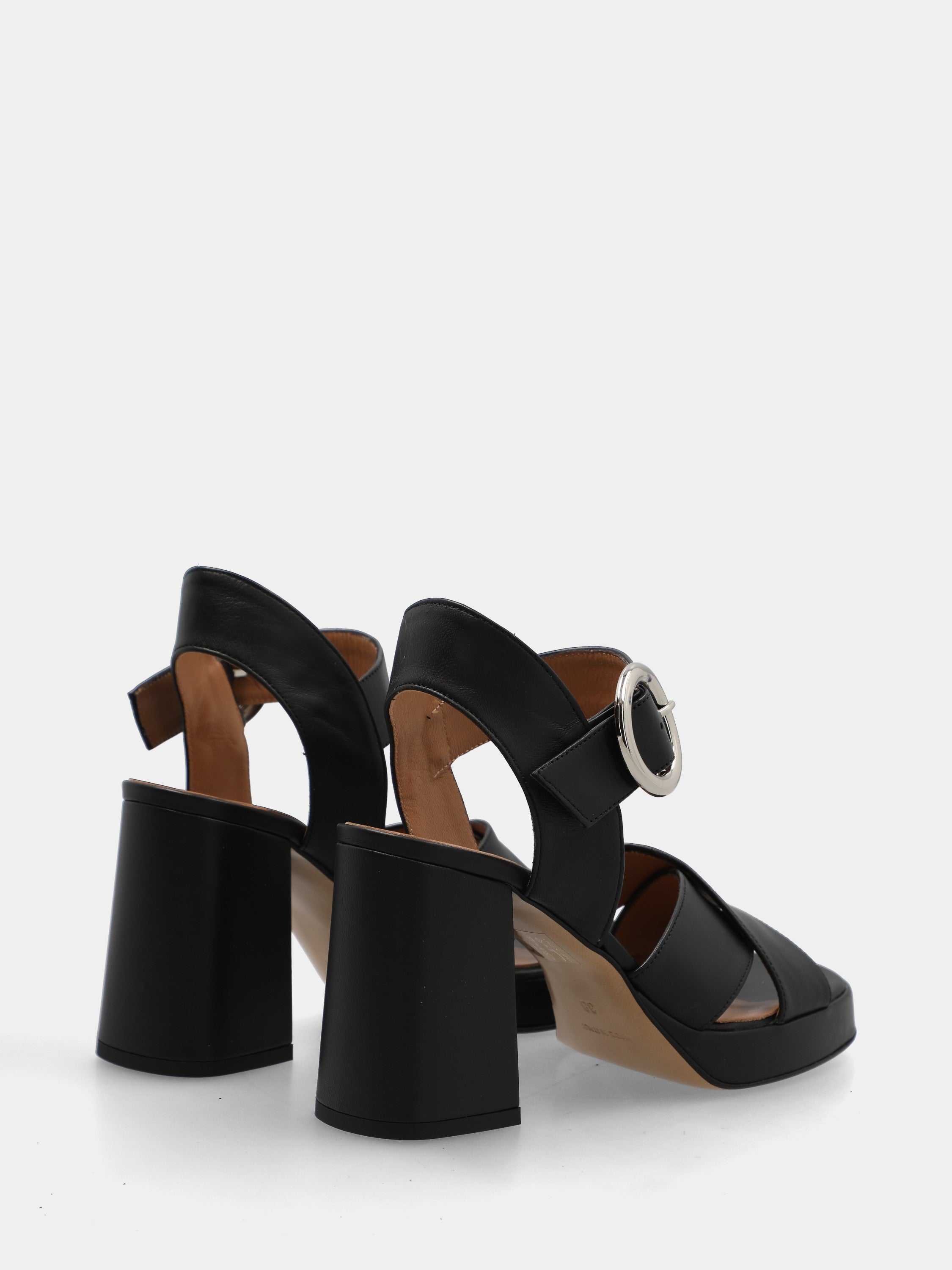 Sandalo in nappa nera con plateau e tacco a blocco