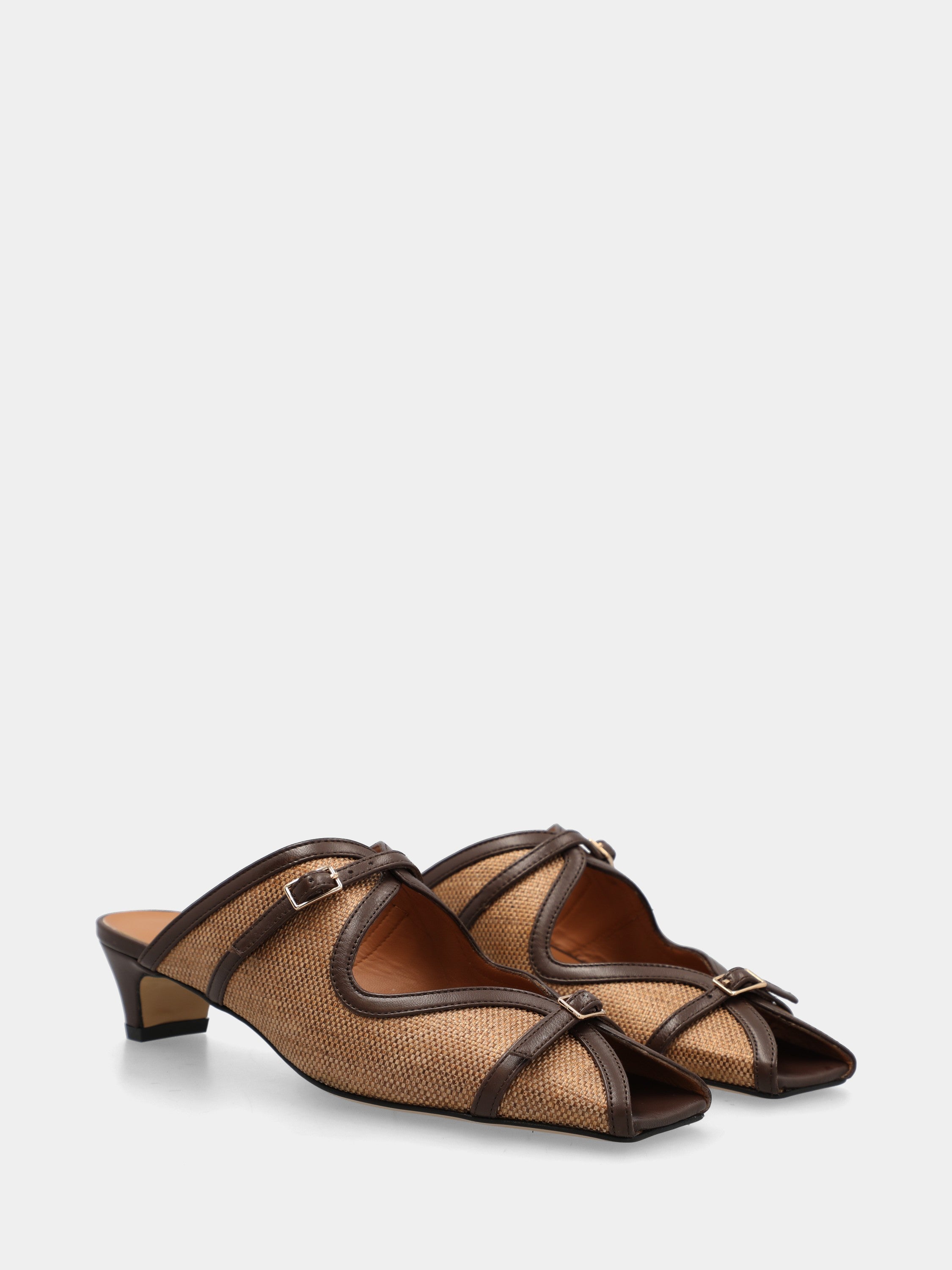 Sabot in tessuto nocciola con profili in pelle testa di moro