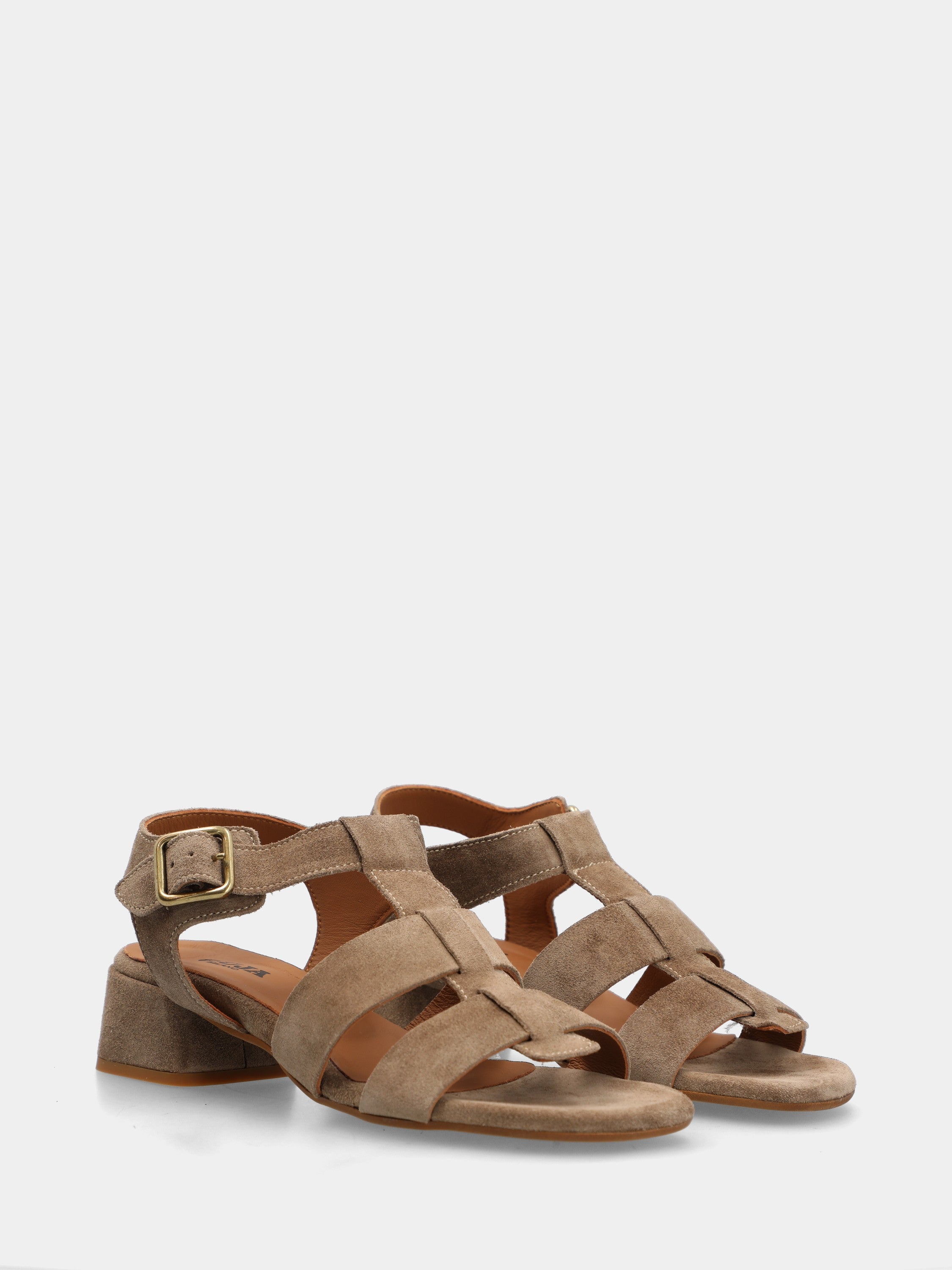 Beiger Wildleder-Sandalette mit schmalen Riemchen und rohen Kanten