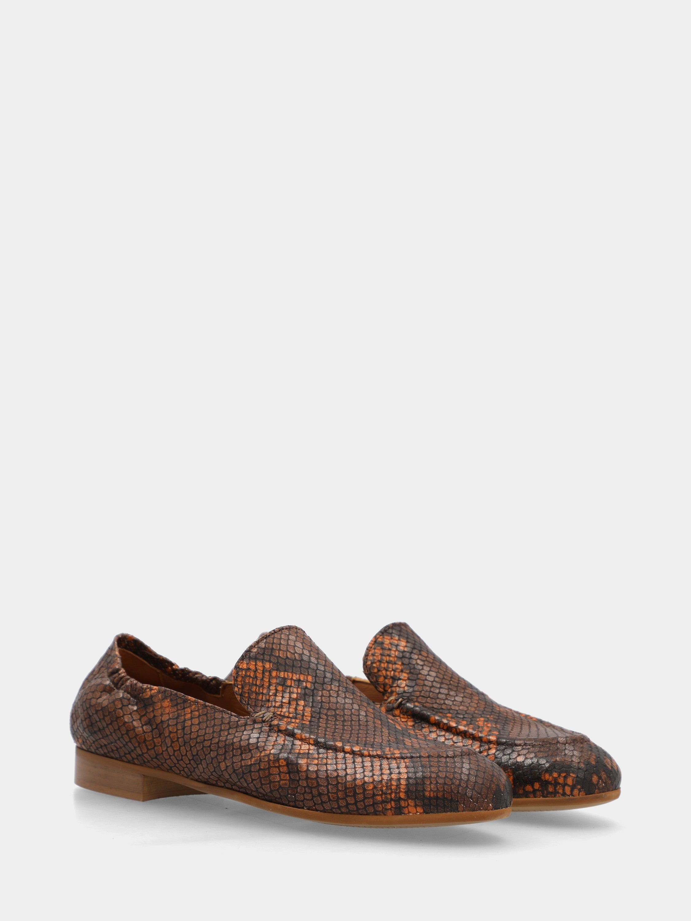 Leather-colored calfskin python print loafer