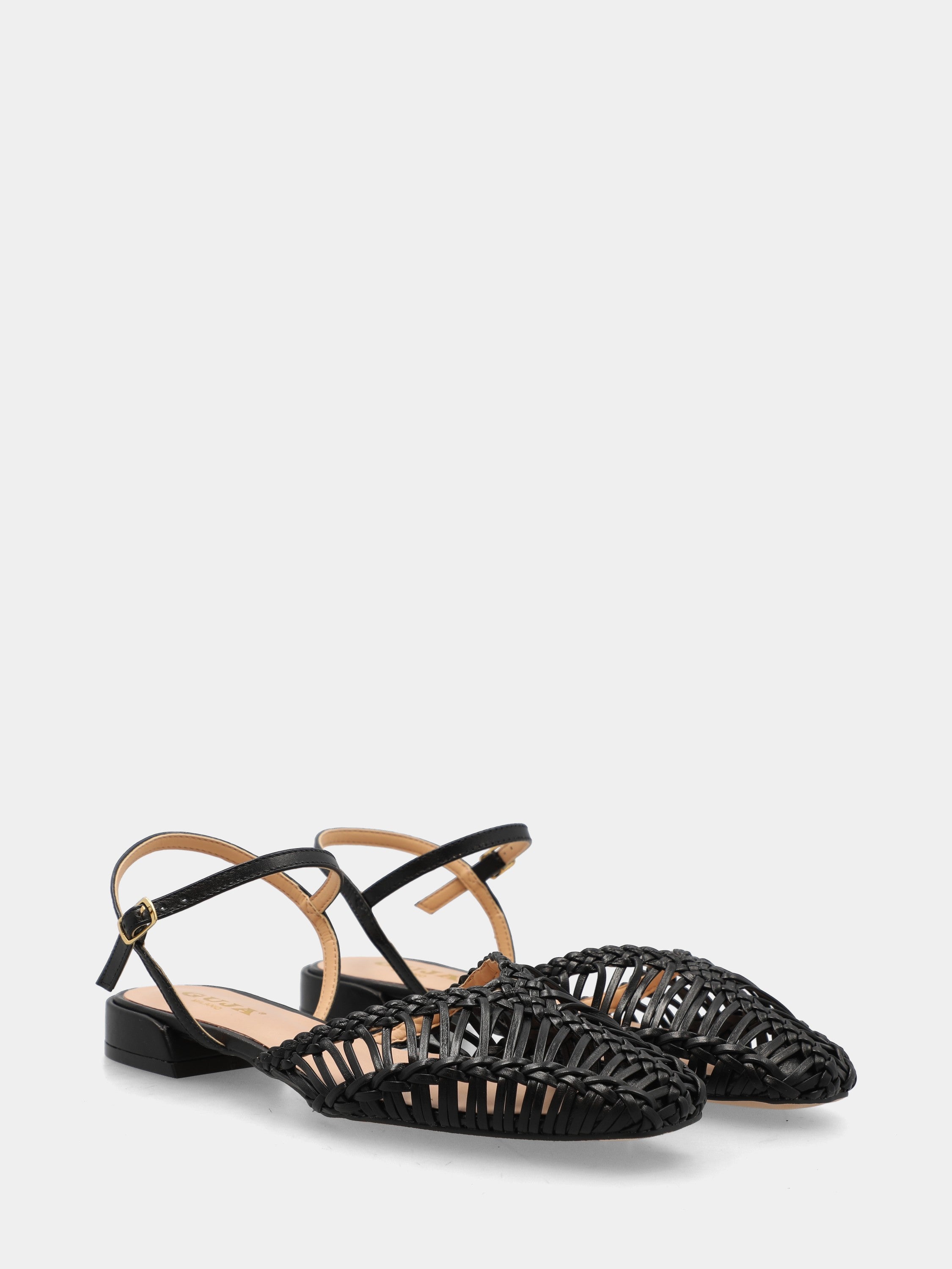 Schwarze Slingbacks