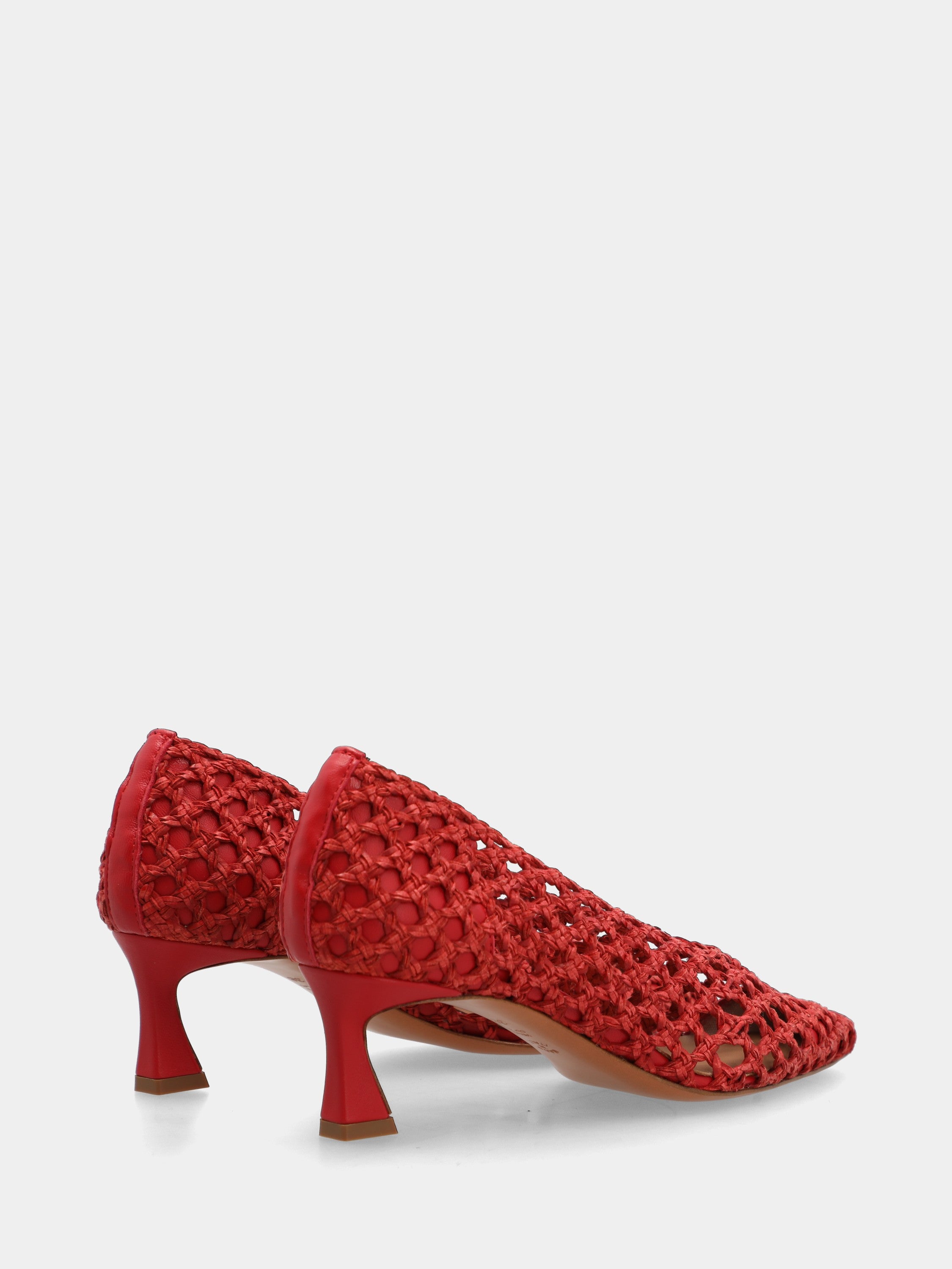 Décolleté in raffia rossa con tomaia intrecciata