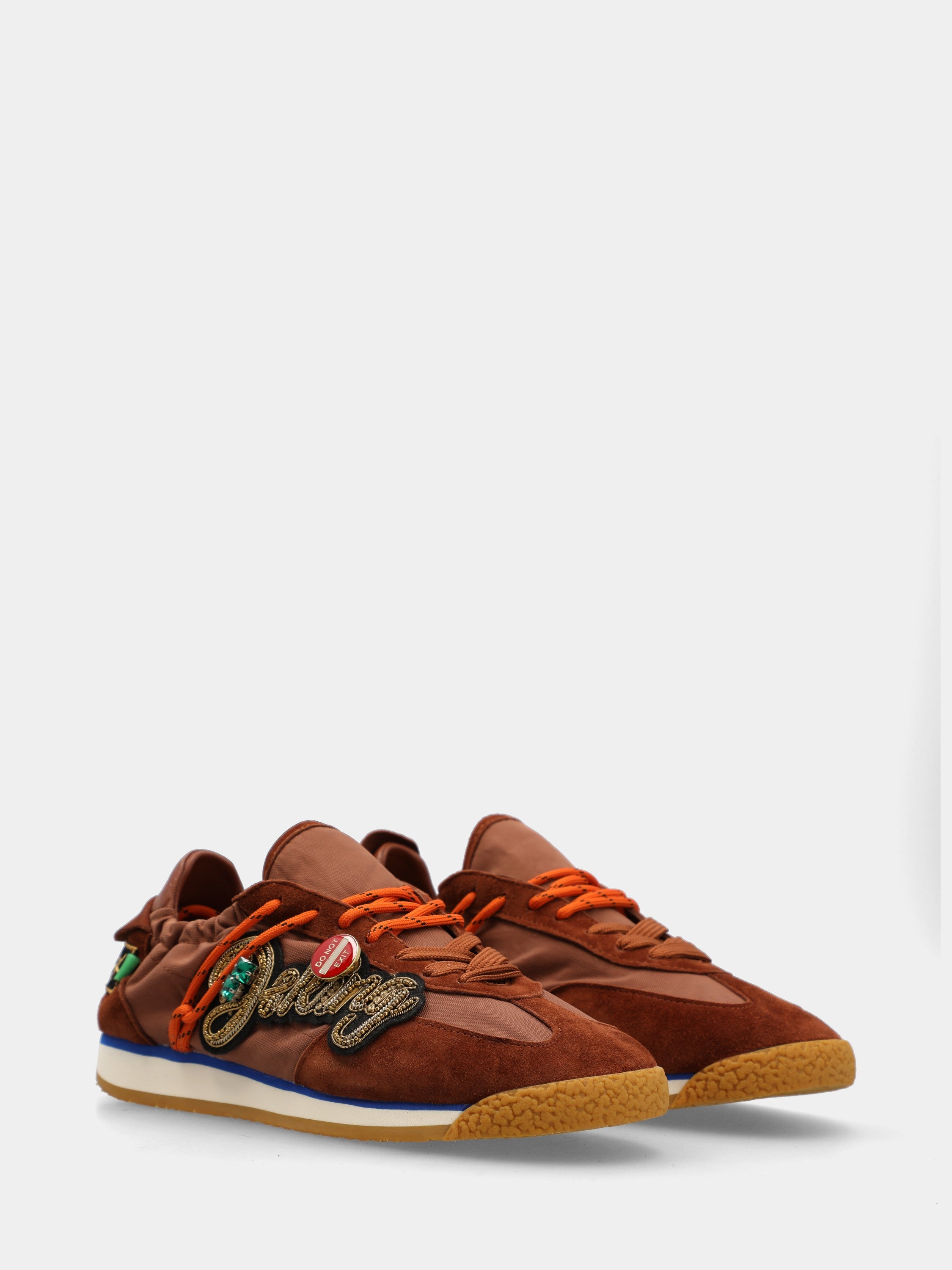 Sneaker in coffee suede with 20mm wedge and trekking laces