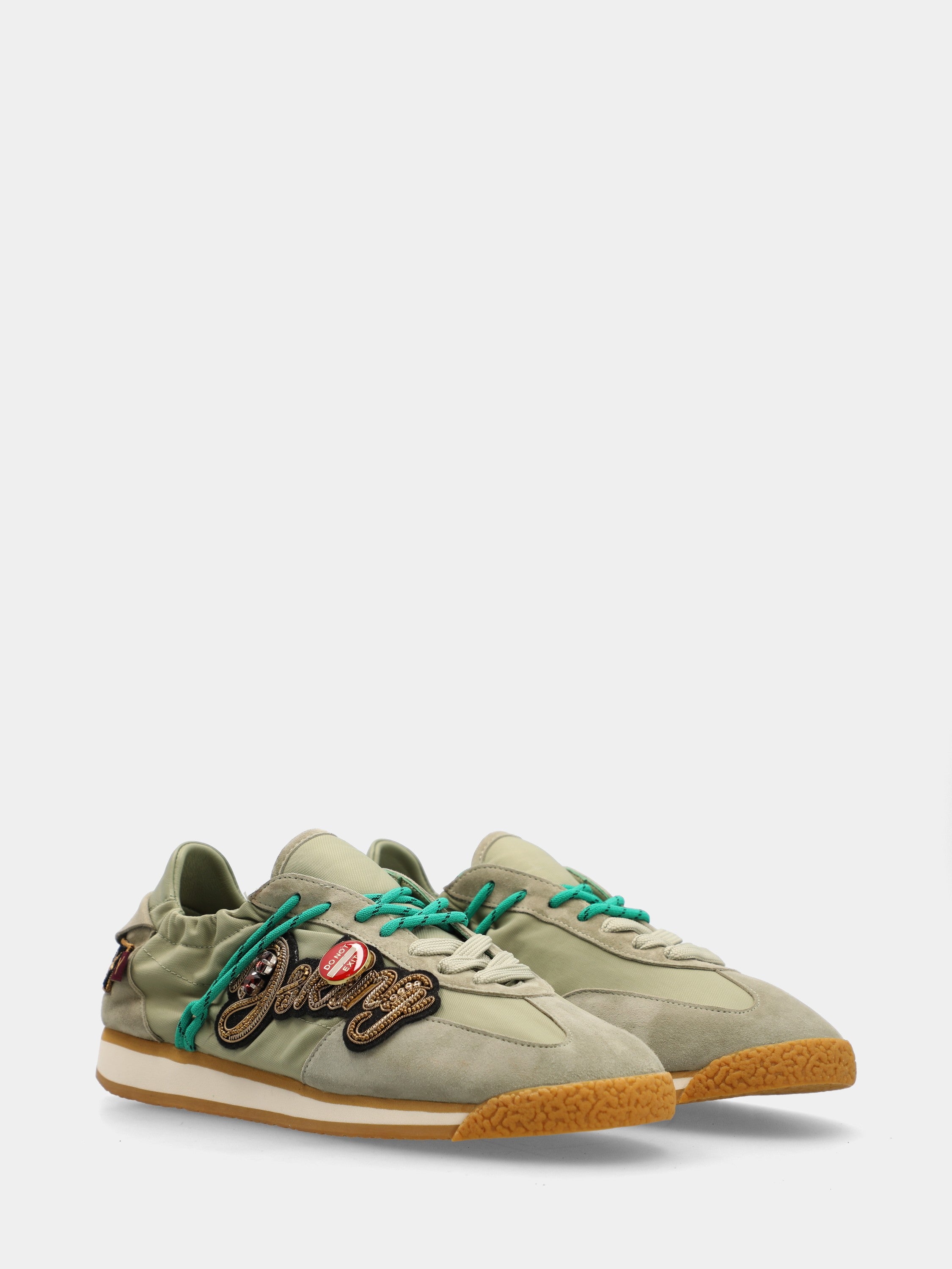 Sneaker in camoscio verde con zeppa 20mm e lacci trekking