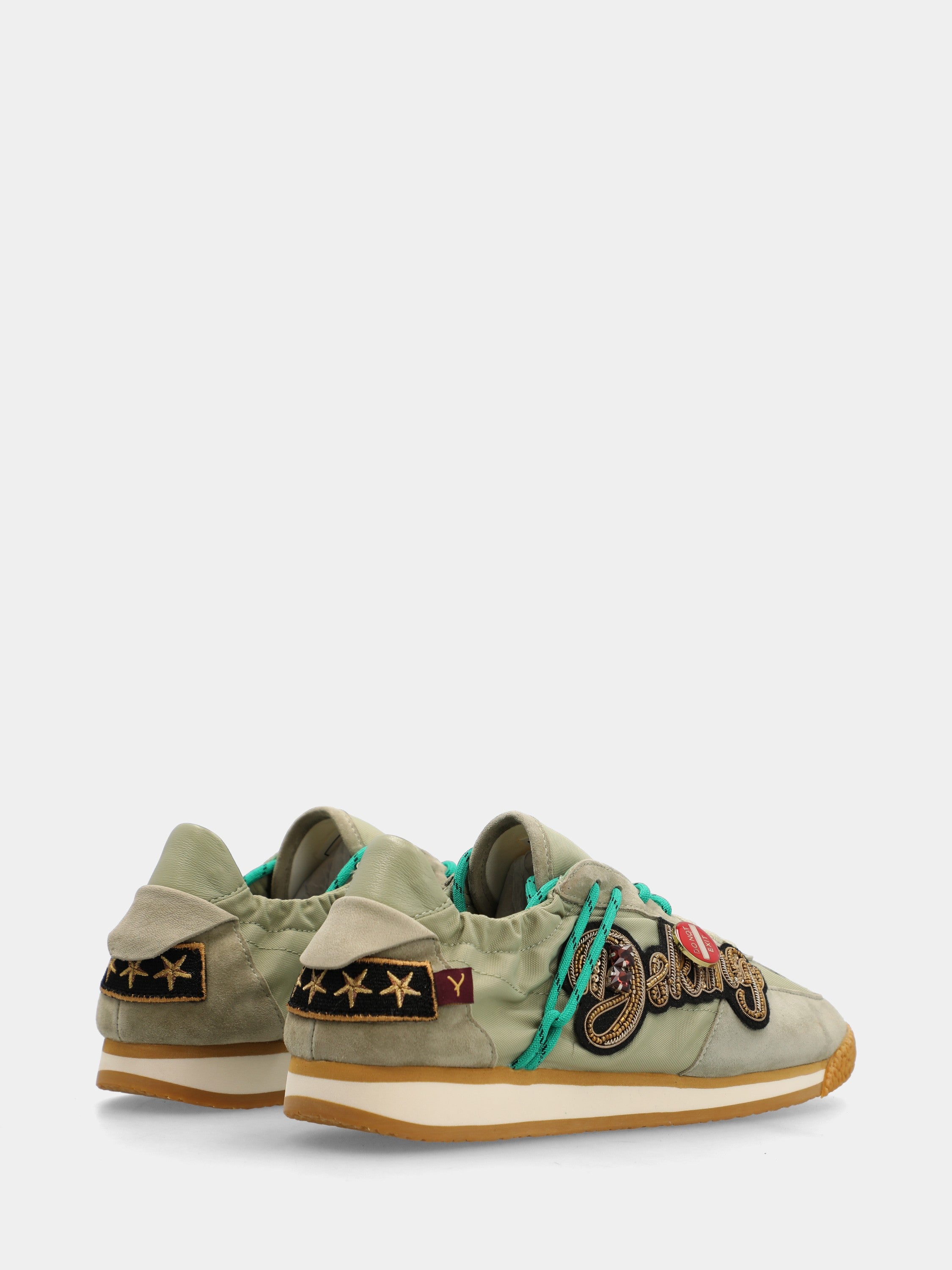 Sneaker in camoscio verde con zeppa 20mm e lacci trekking
