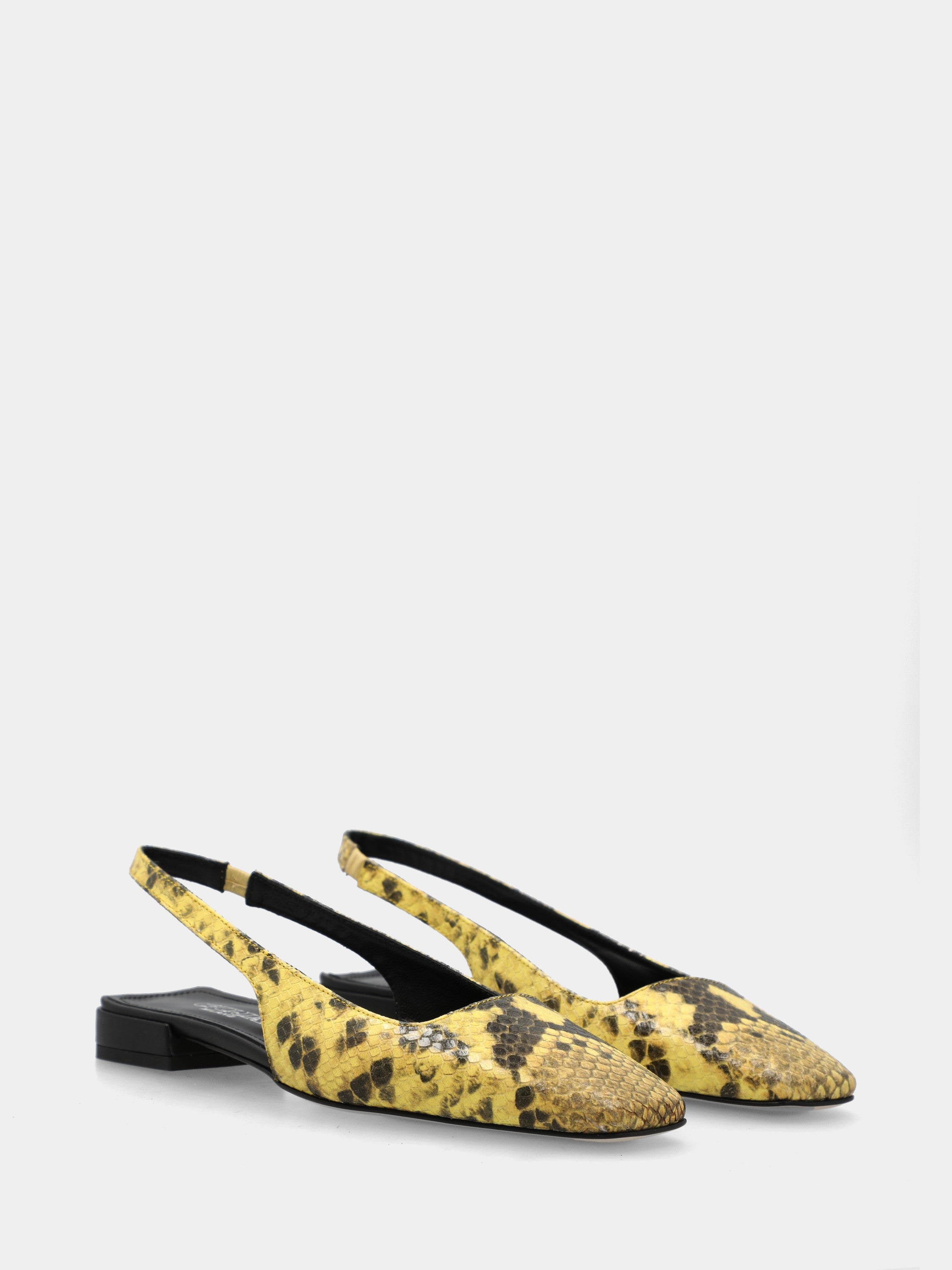 Slingback in vitello stampato pitone sui toni del giallo con punta quadrata