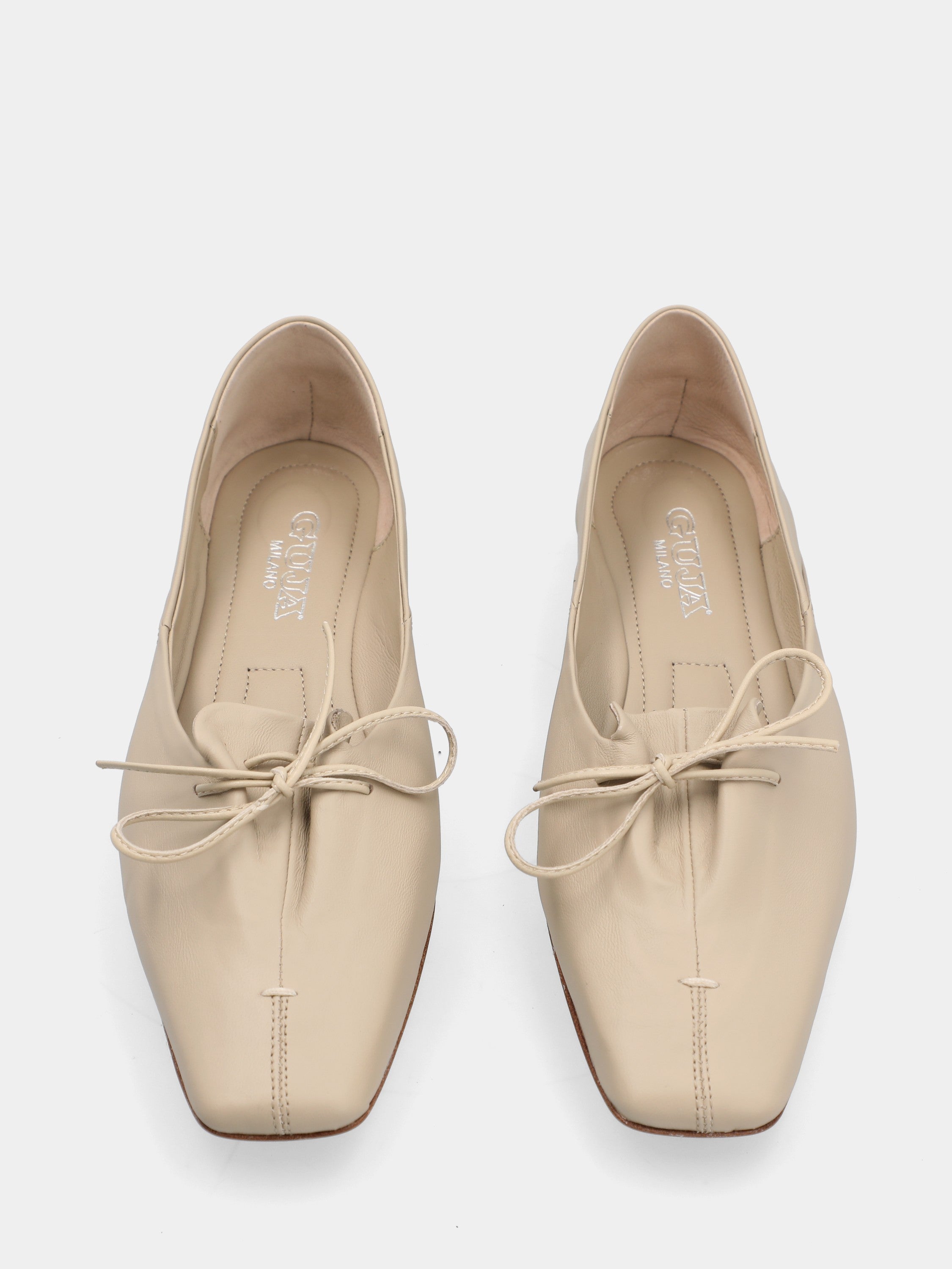 Beige nappa ballet flat with gathered detail and square toe