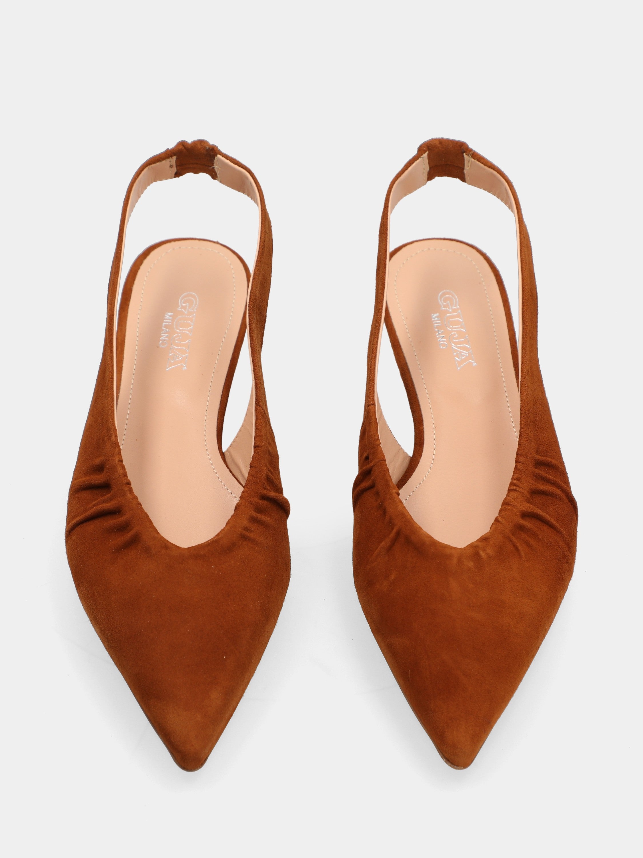 Slingback in camoscio color cuoio con tacco conico fasciato in pelle