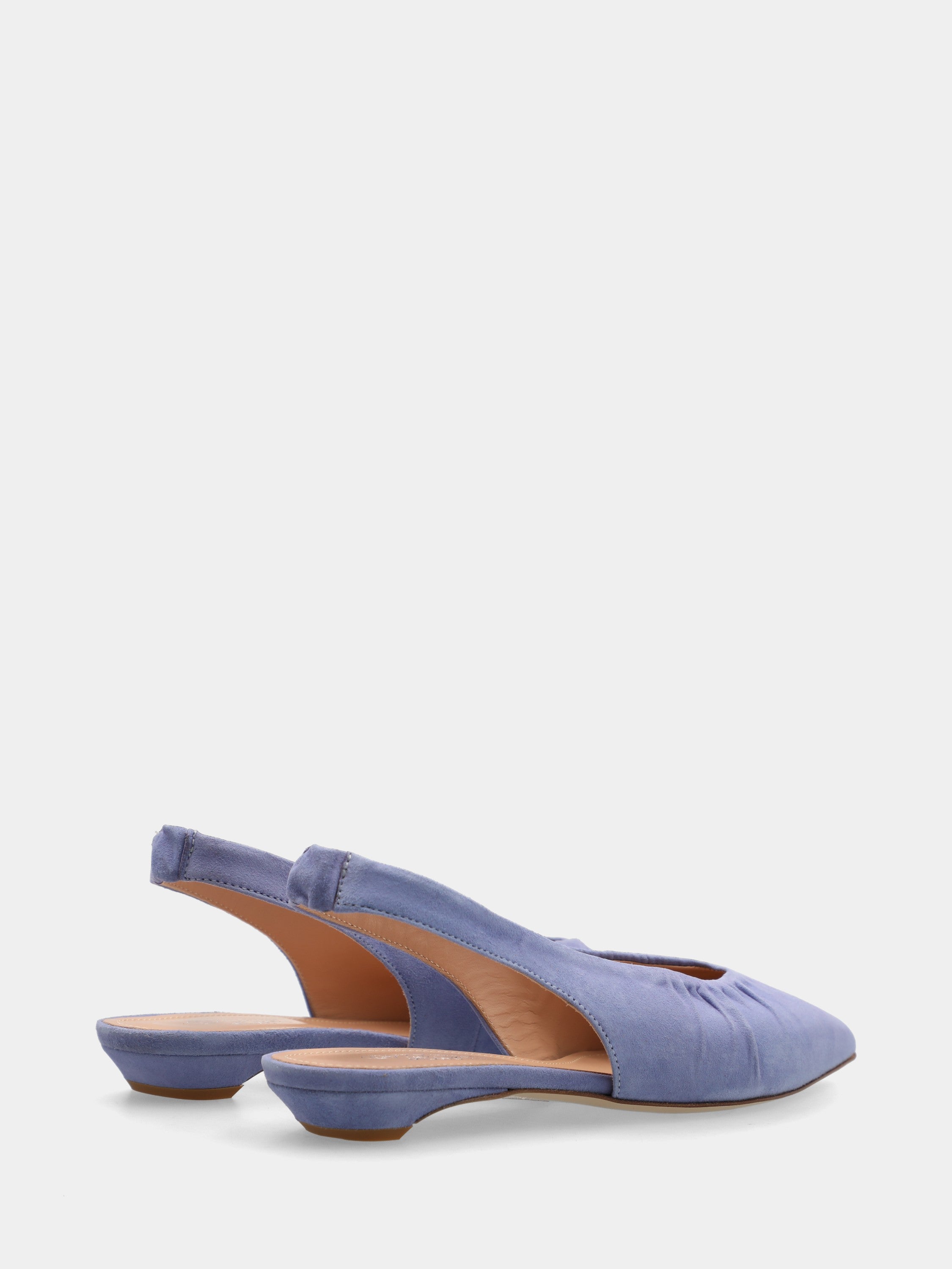 Slingback in camoscio indaco con tacco conico fasciato in pelle