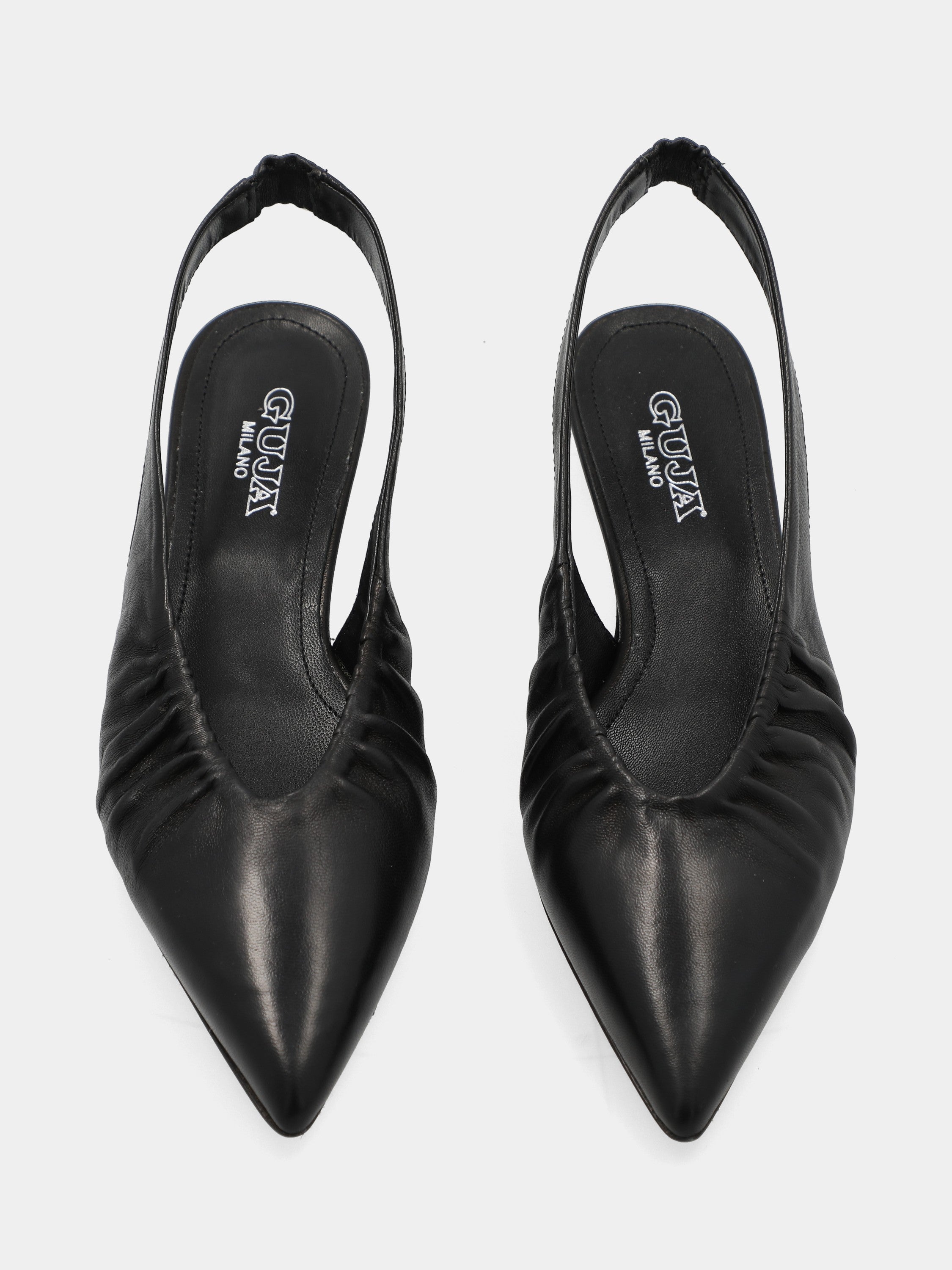 Slingback aus schwarzem Nappaleder mit konischem, mit Leder bezogenem Absatz