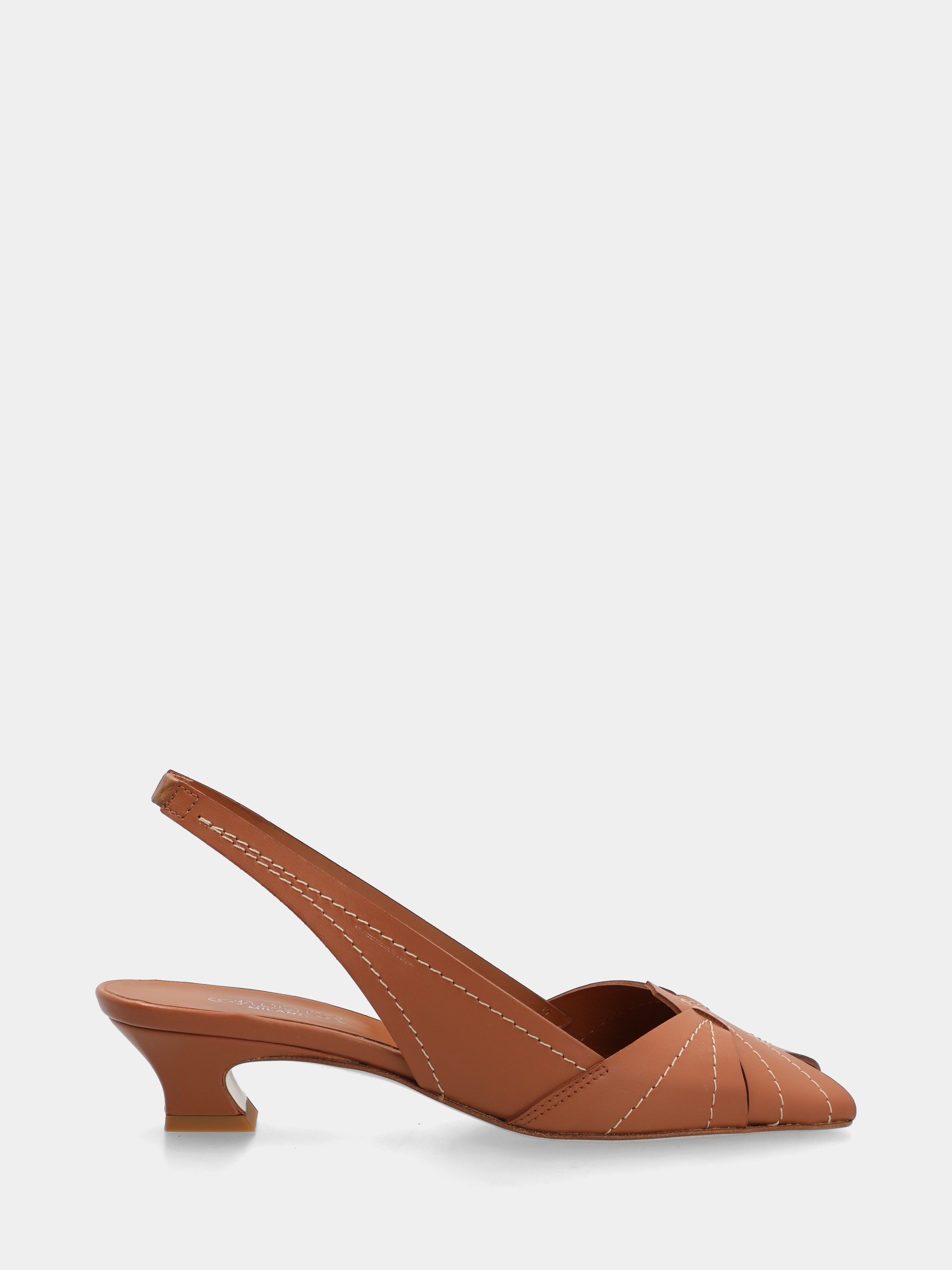 Sandale en veau cuir avec brides croisées et bout carré