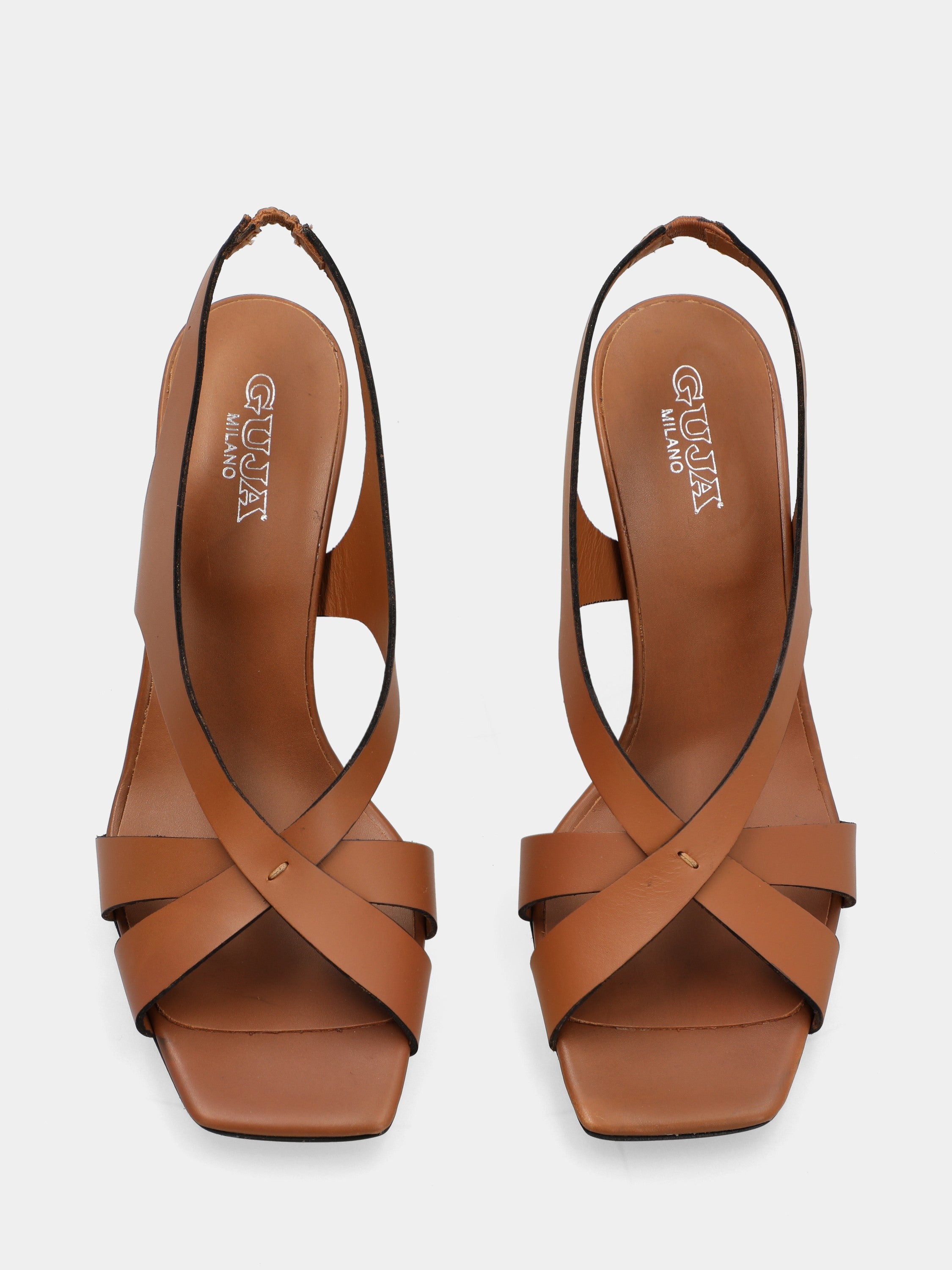Sandale en veau couleur cuir avec talon creux