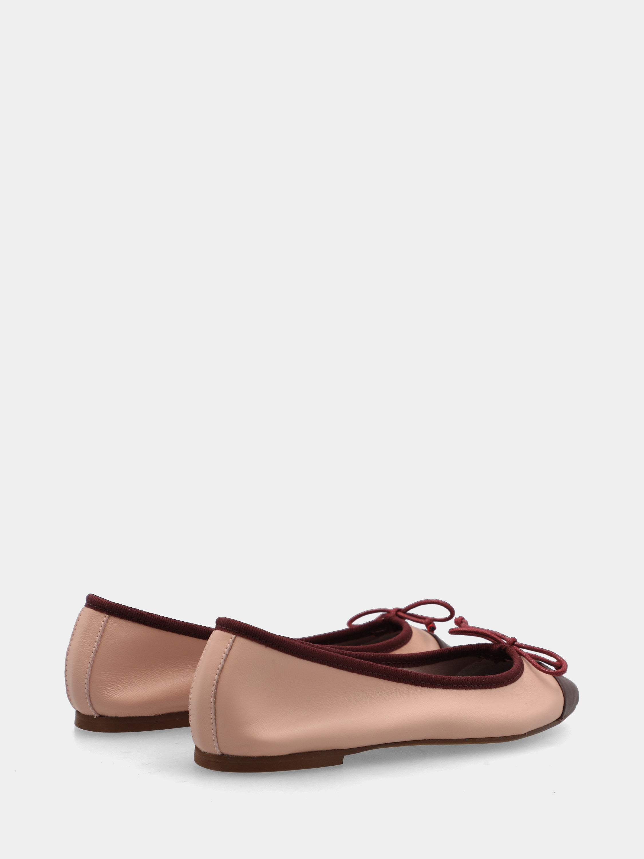 Ballet flat in two-tone bordeaux and nude nappa leather with bow