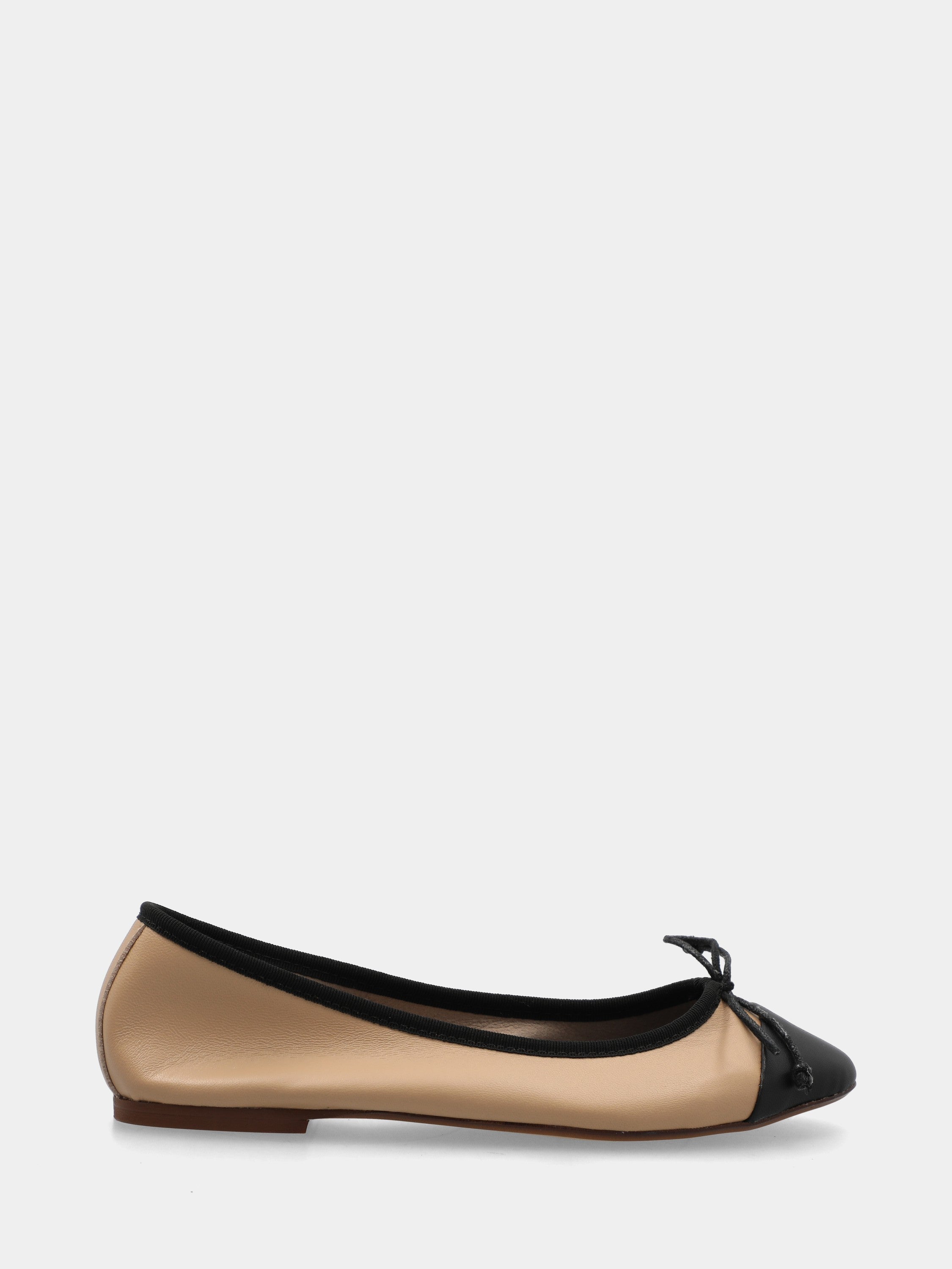 Ballerina in nappa bicolore nero e crema con fiocco
