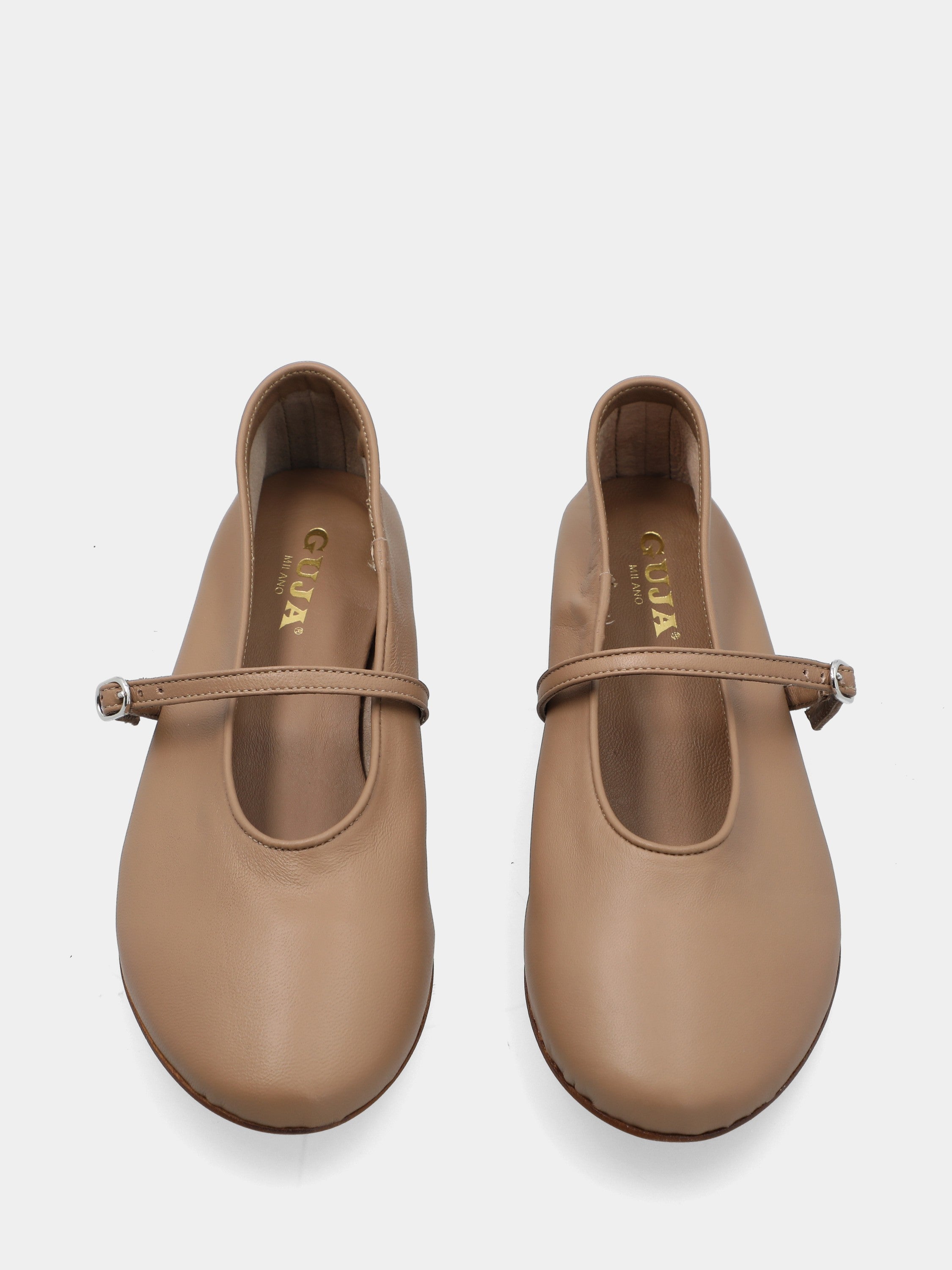 Mary Jane in dove nappa with high neckline and round toe