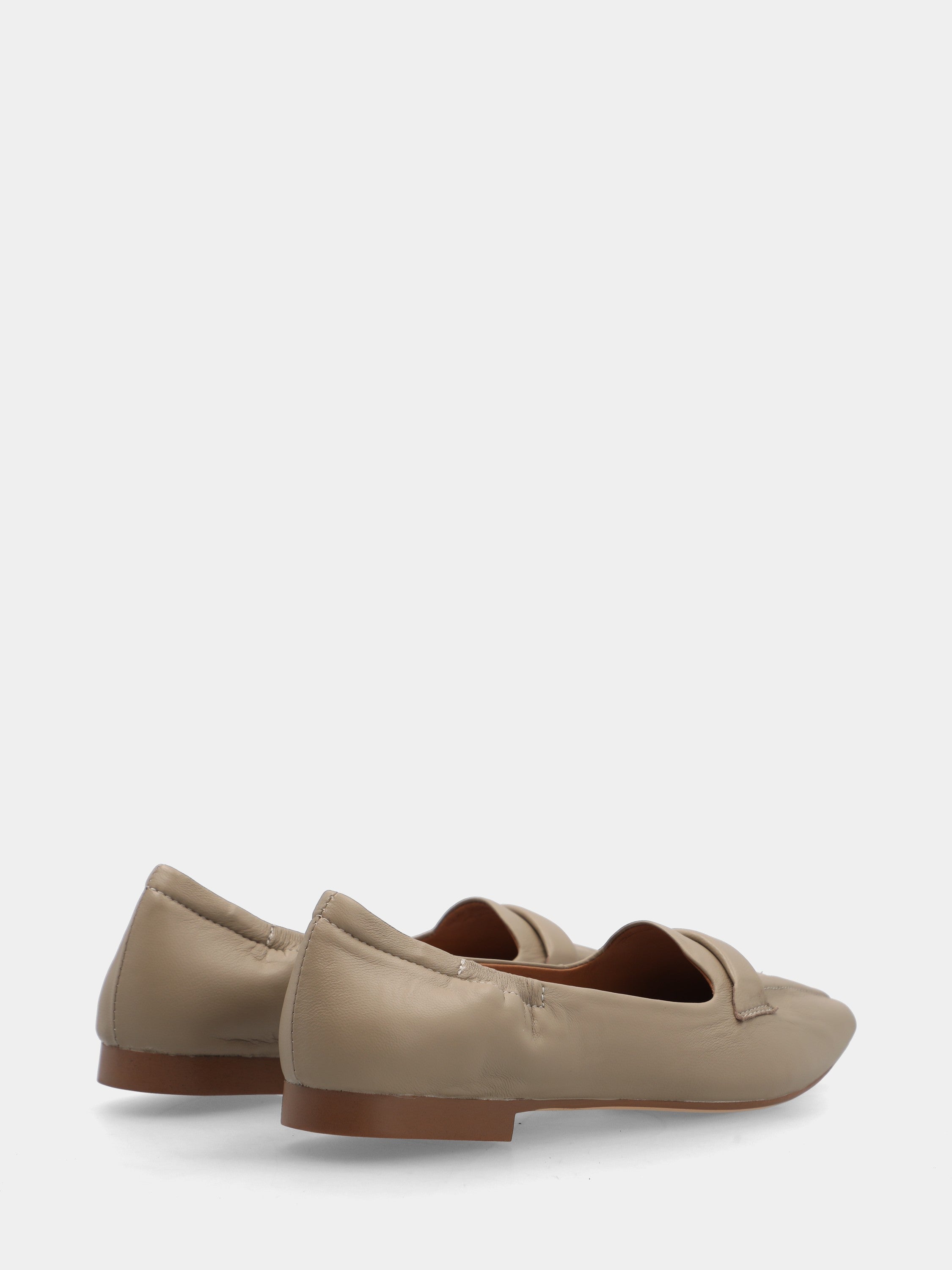 Pantofolina in nappa taupe a sacchetto con punta sfilata