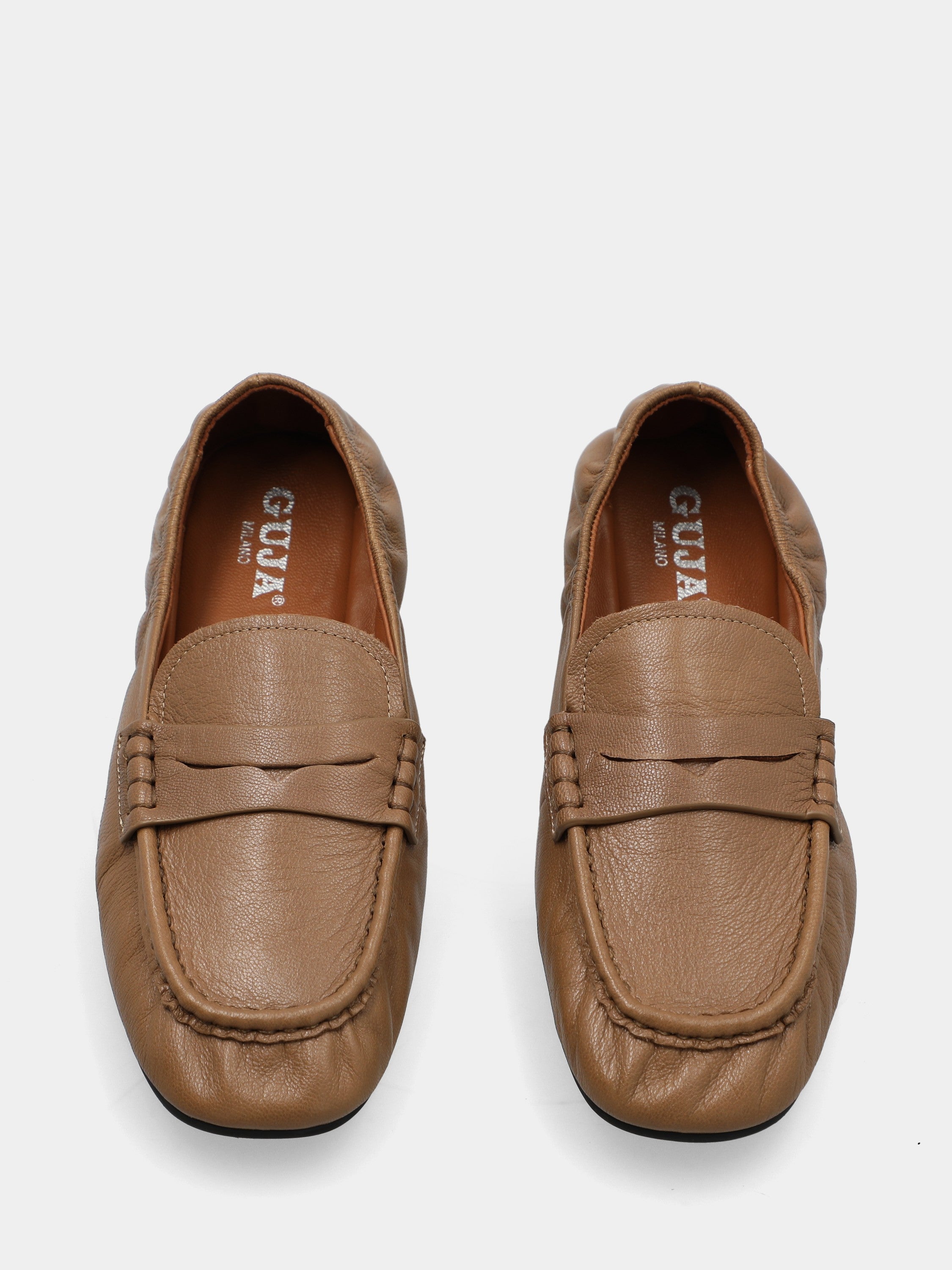 Mocassin en nappa taupe avec construction sacchetto