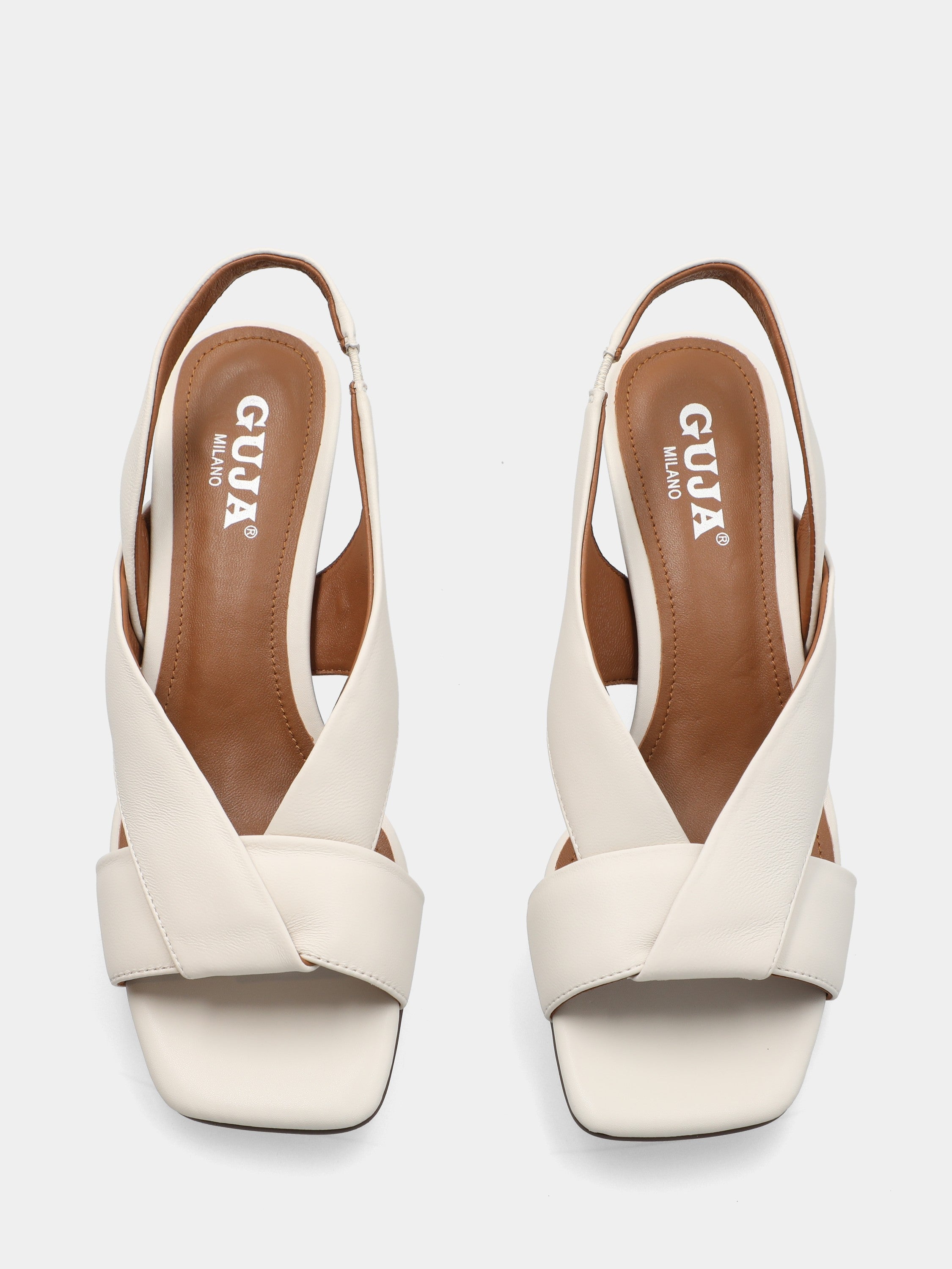 Sandalo in nappa bianca con fasce incrociate a V