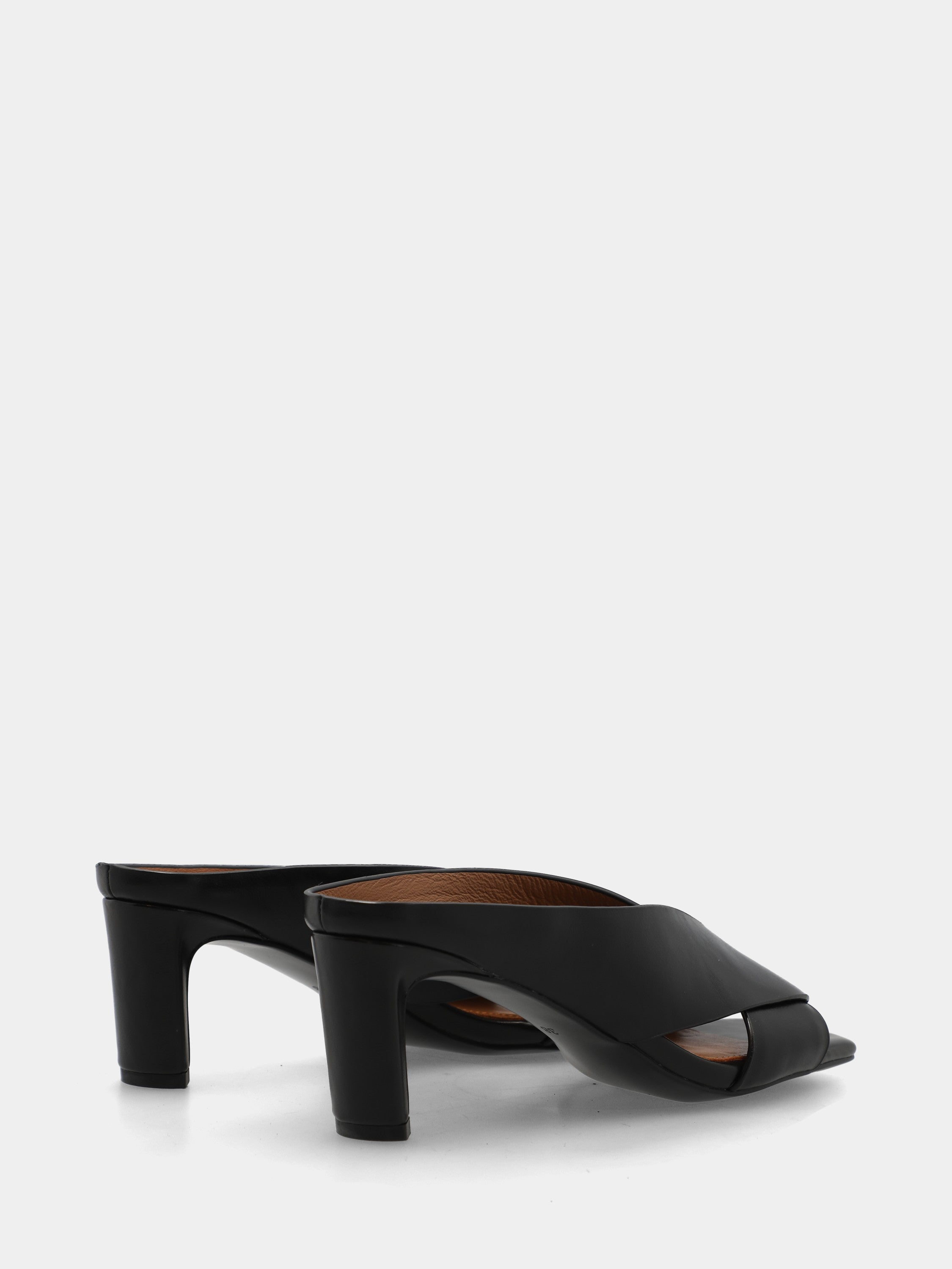 Sabot in vacchetta nera con fasce incrociate