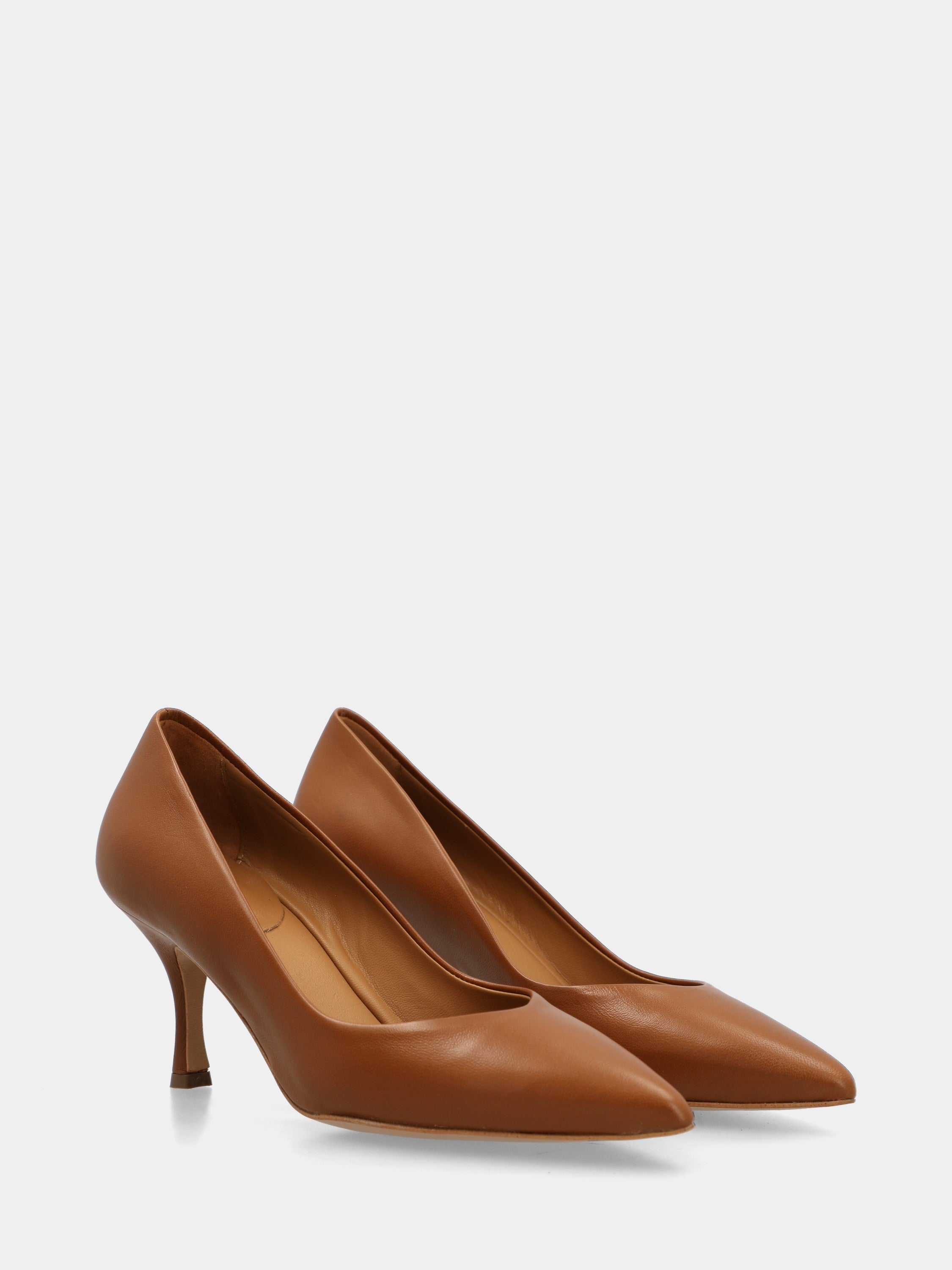 Pumps aus Nappaleder in Lederfarbe mit spitzer Spitze und 75mm Absatz
