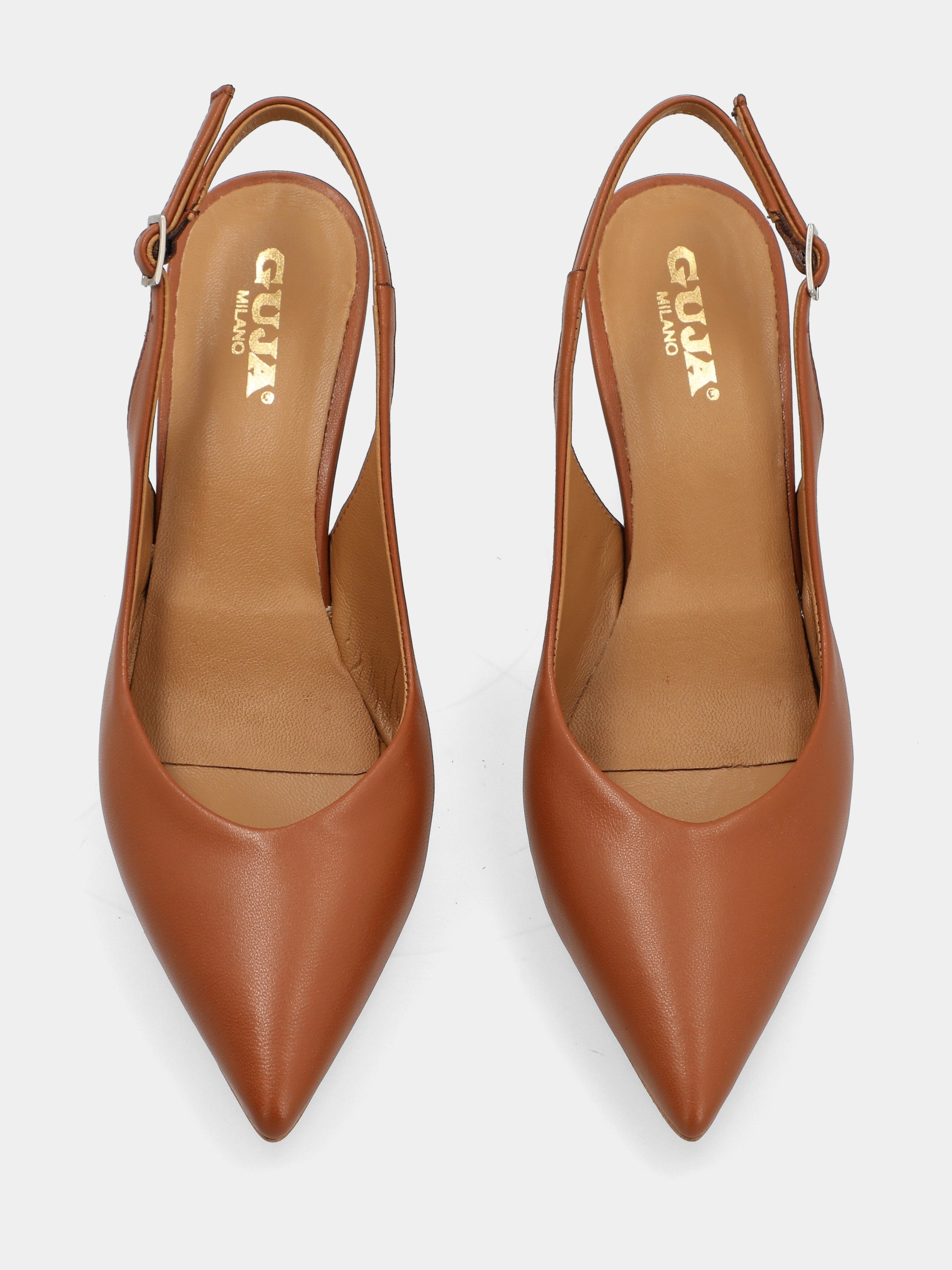 Slingback in nappa color cuoio con tacco sfilato e punta affusolata