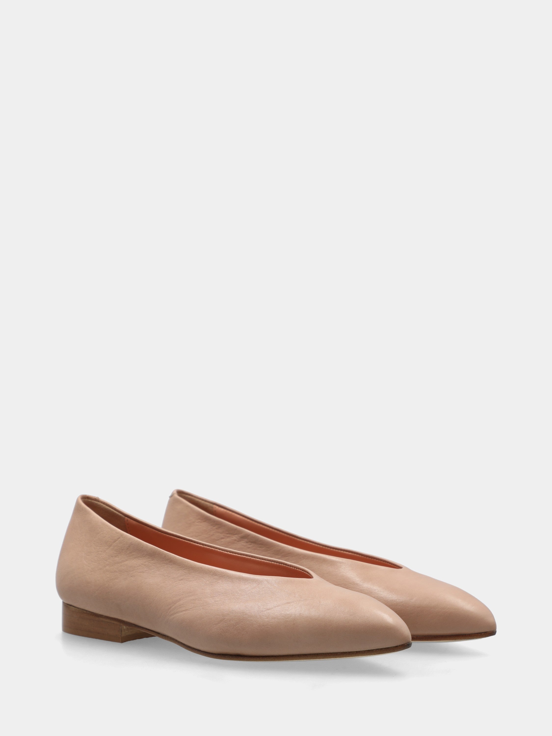 Beige nappa Ballet flat sacchetto-constructed with pointed toe and scoop neckline