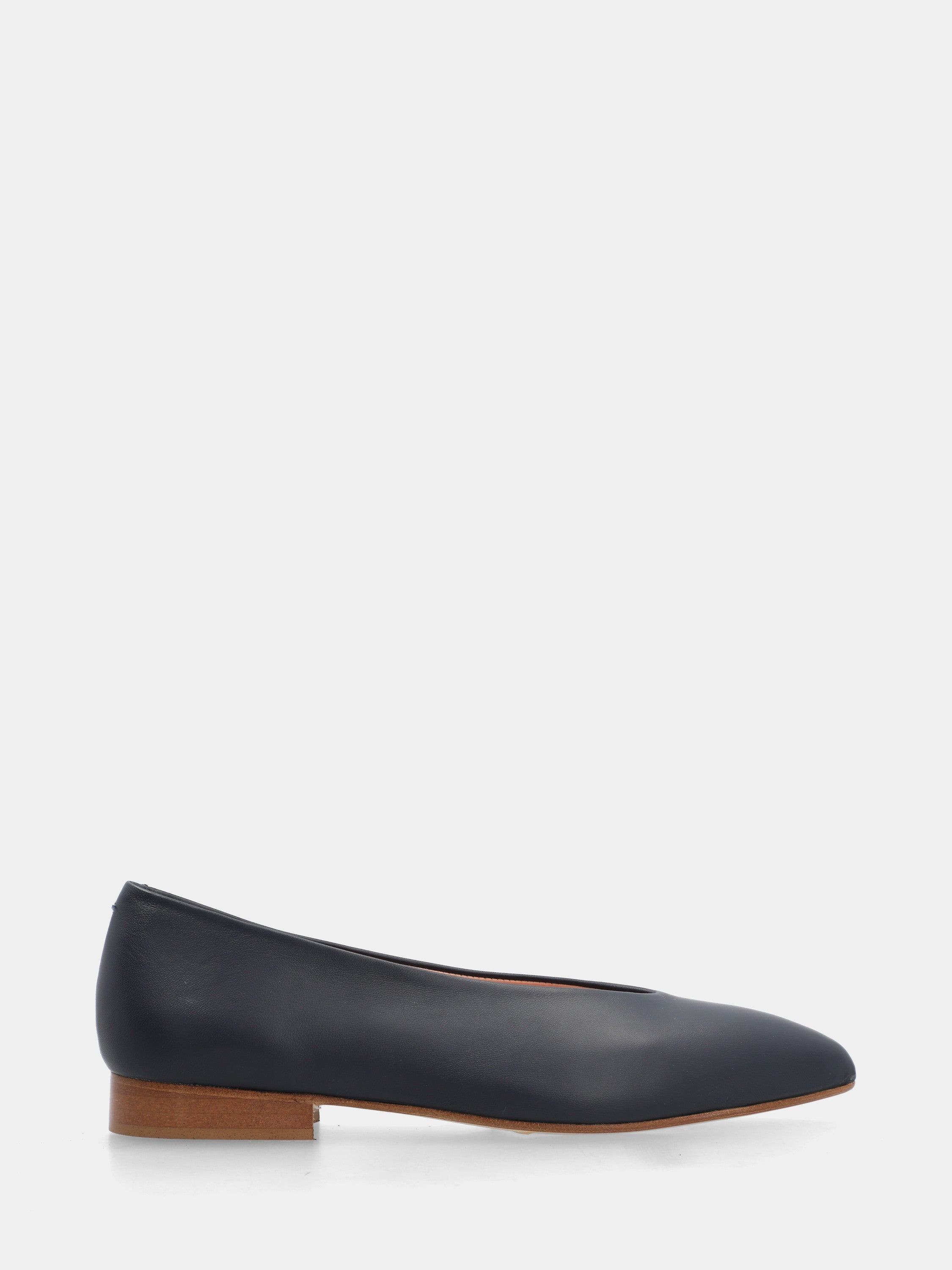 Blue nappa sacchetto-constructed ballet flat with pointed toe and scoop neckline