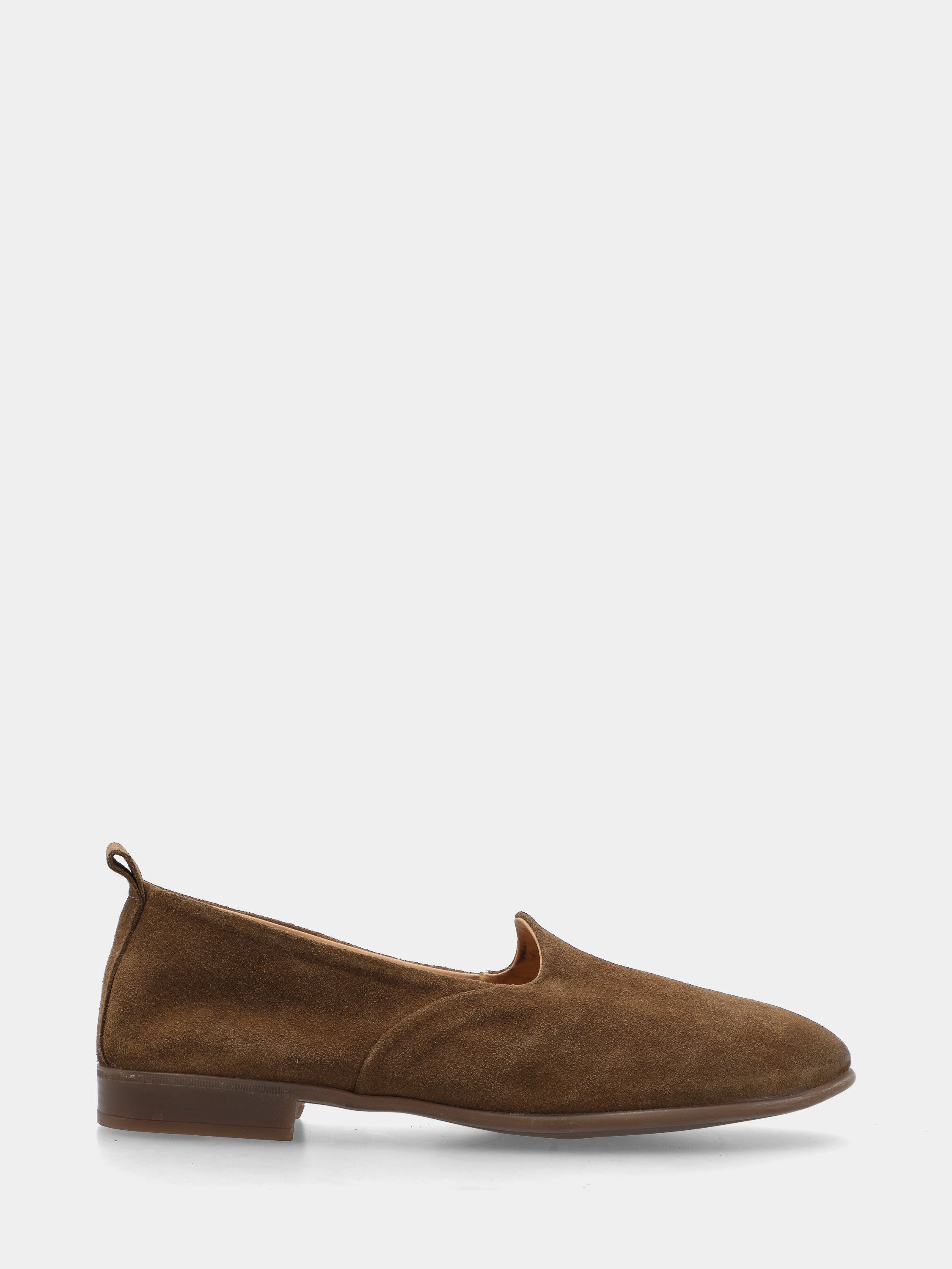Brown suede slipper with round toe
