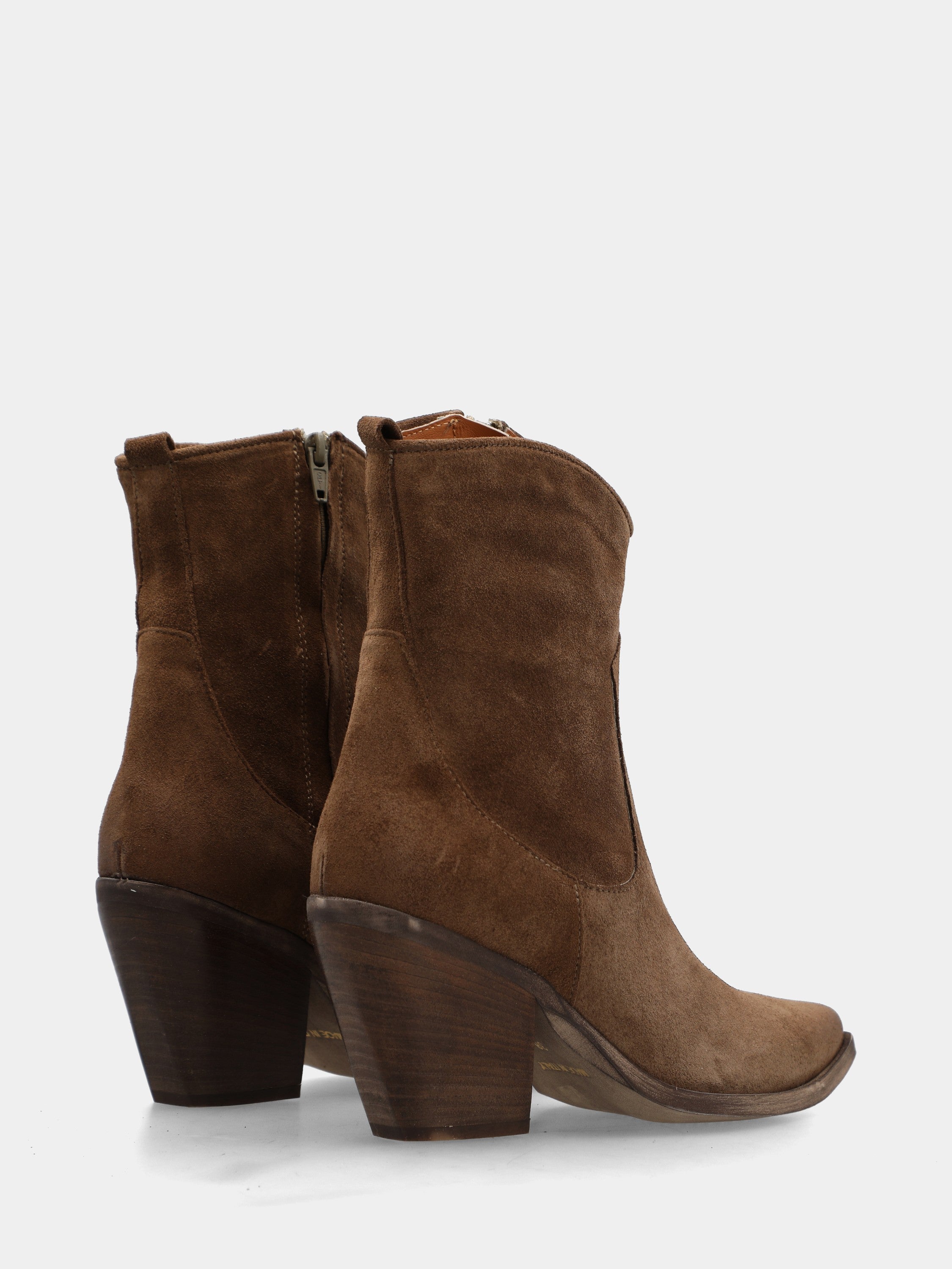 Stivaletto campero in velour beige con punta sfilata